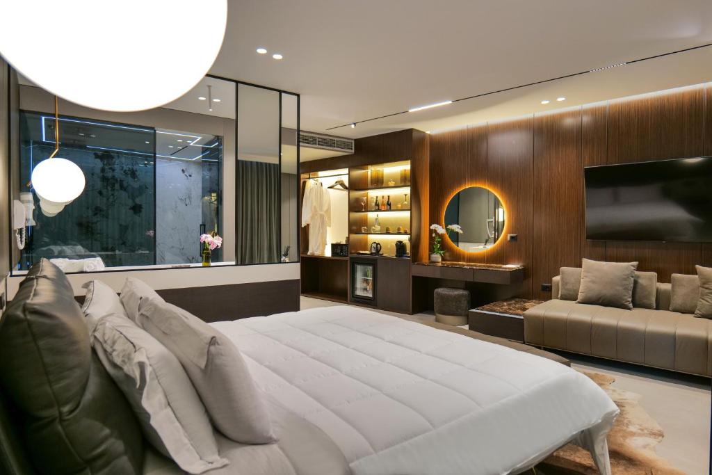 Suite with Private Pool