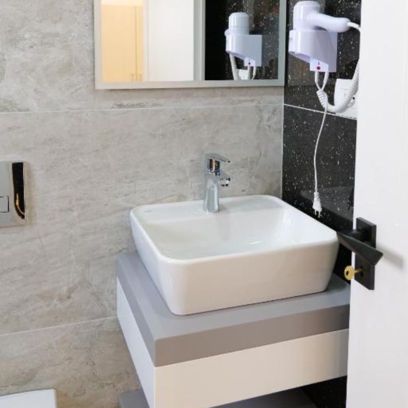 Double Deluxe One Bed