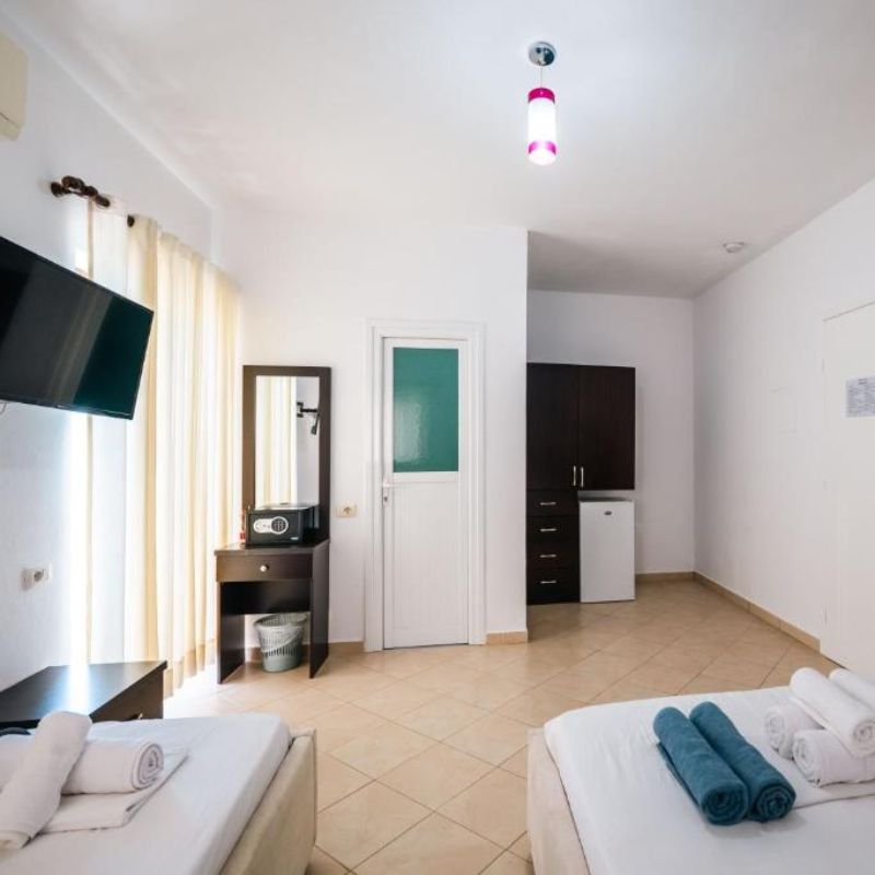 Quadruple with Views