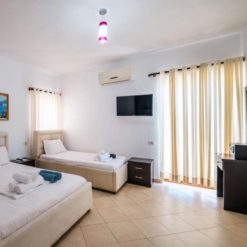 Quadruple with Views