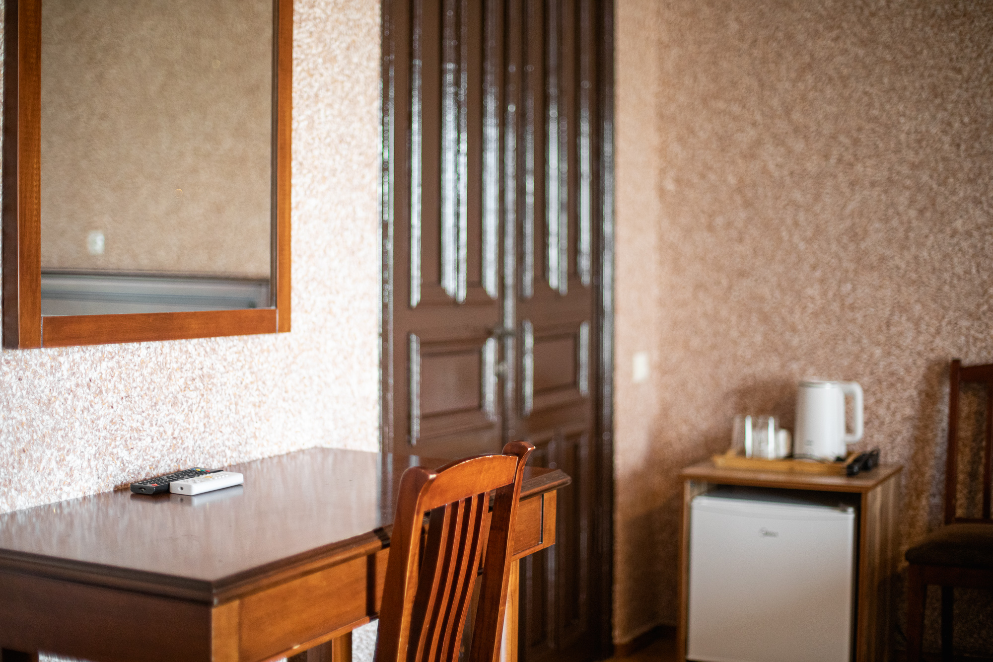 Quadruple Four Bedrooms One Bathroom