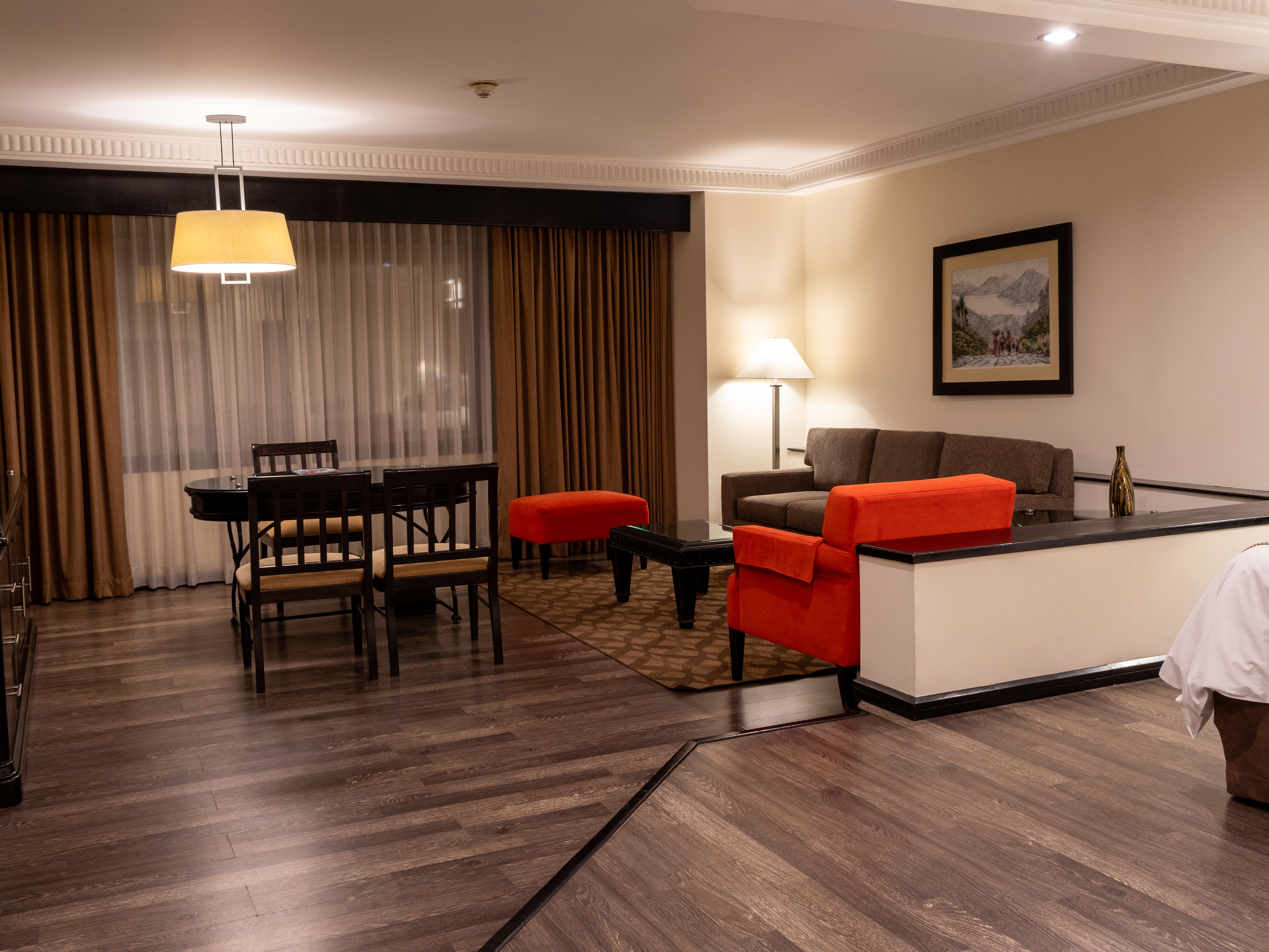 Suite City View King Bed