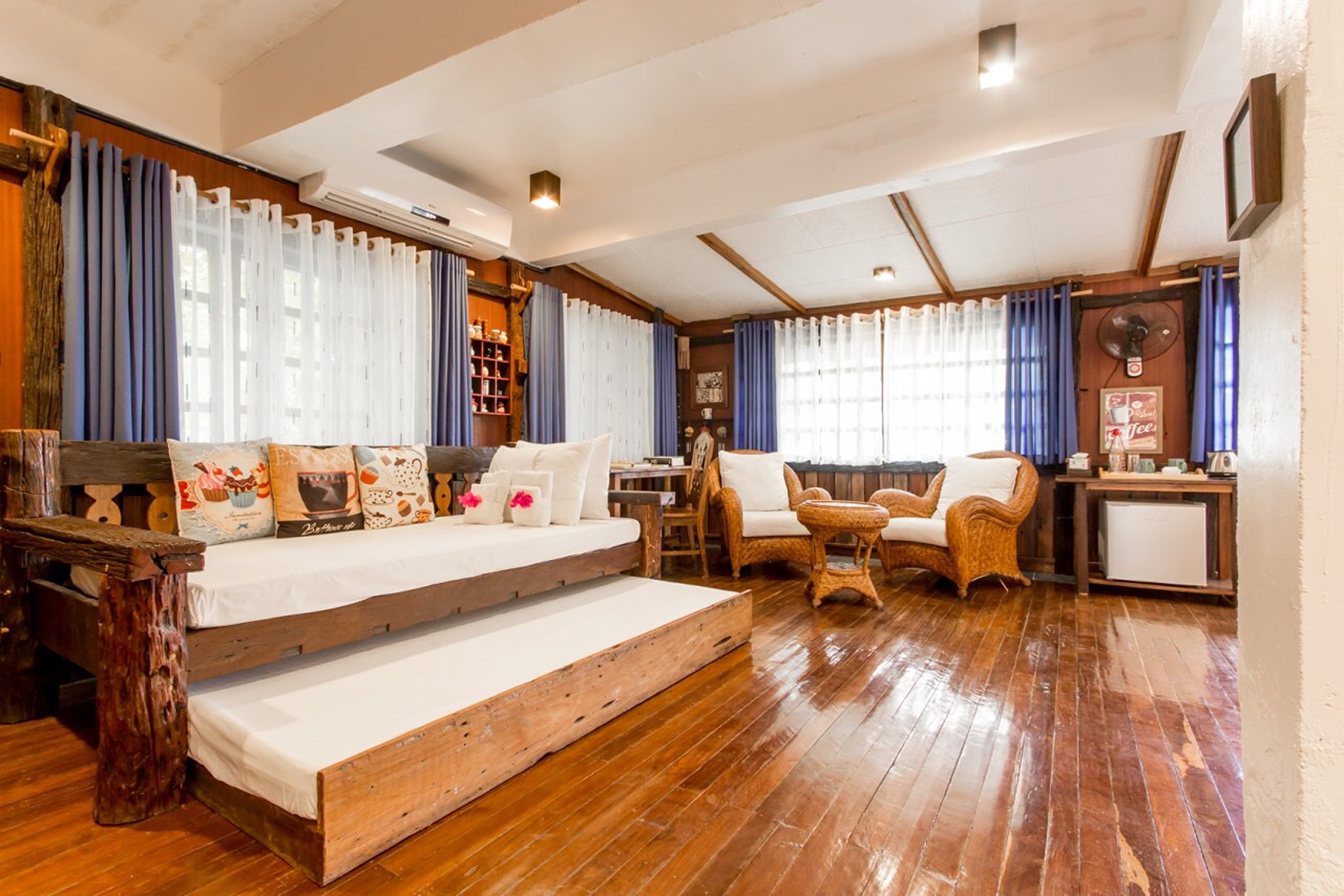 Family Room Executive