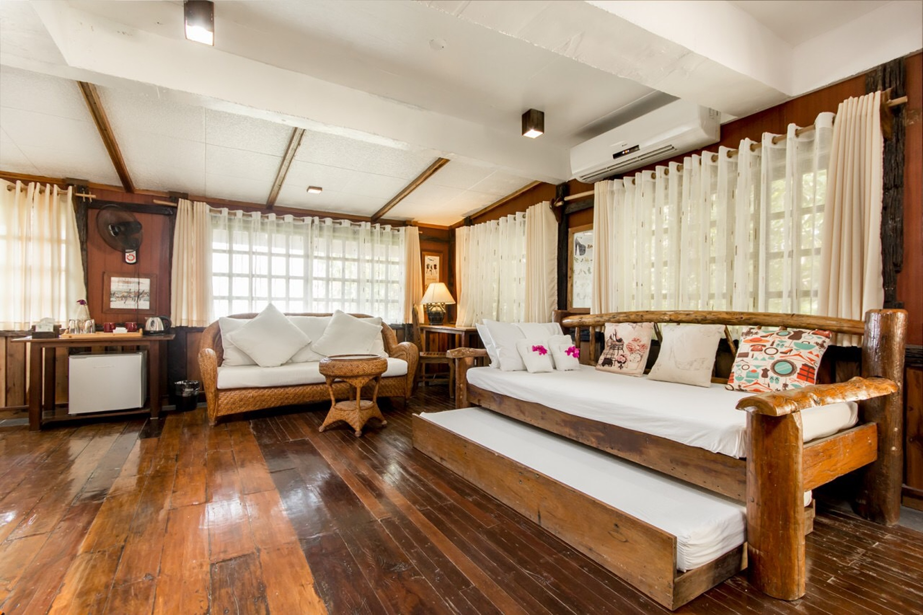 Family Room Executive