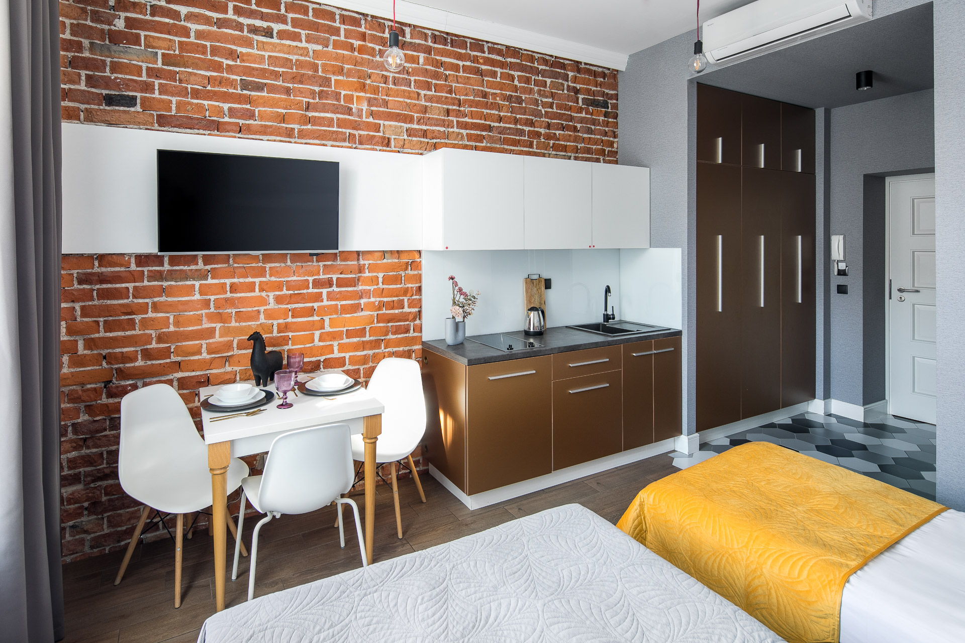 Triple Deluxe Two Beds