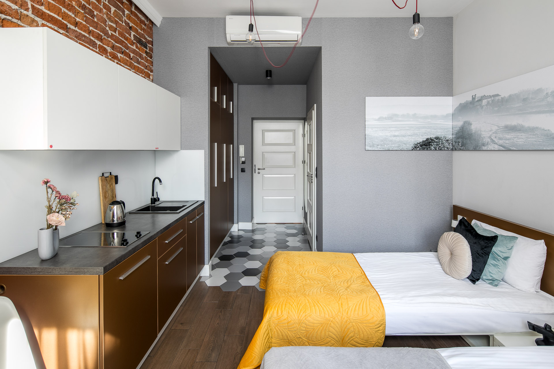 Triple Deluxe Two Beds