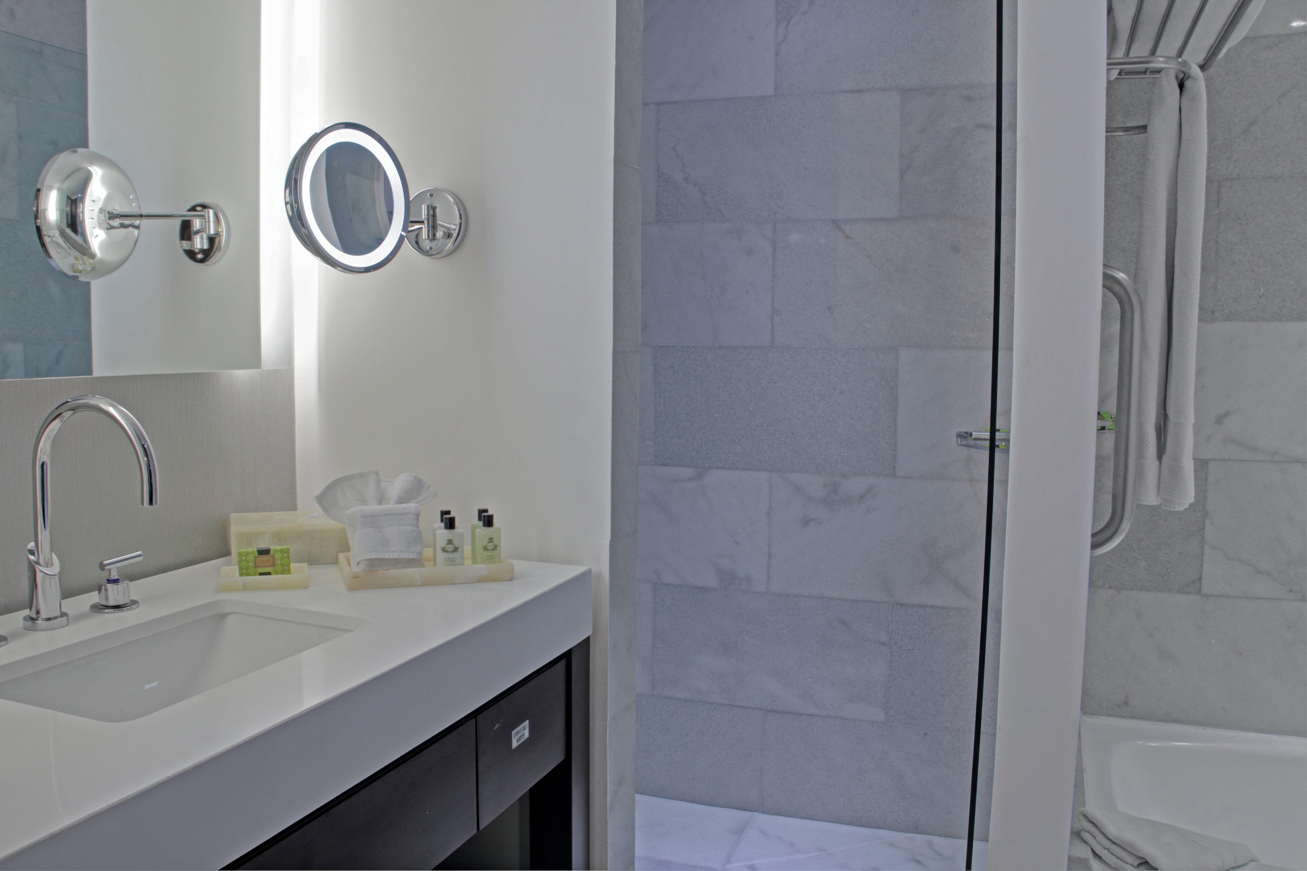 Double Deluxe King Bed