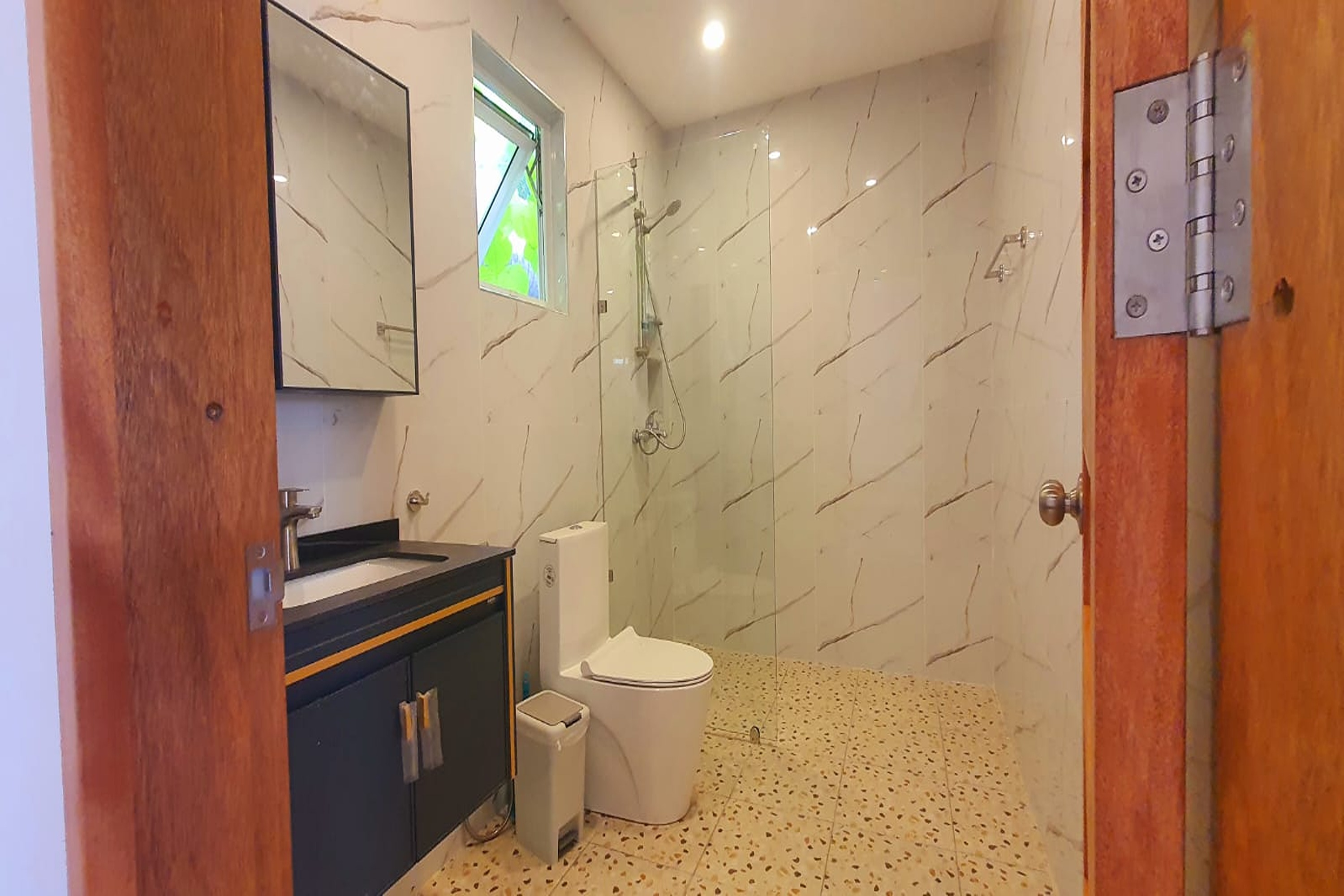 Bungalow King Size Bed