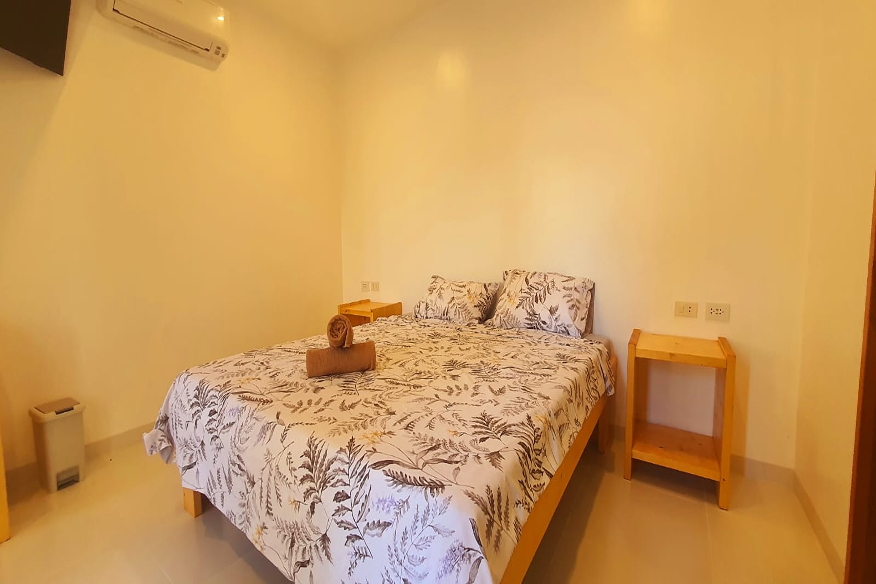 Bungalow King Size Bed