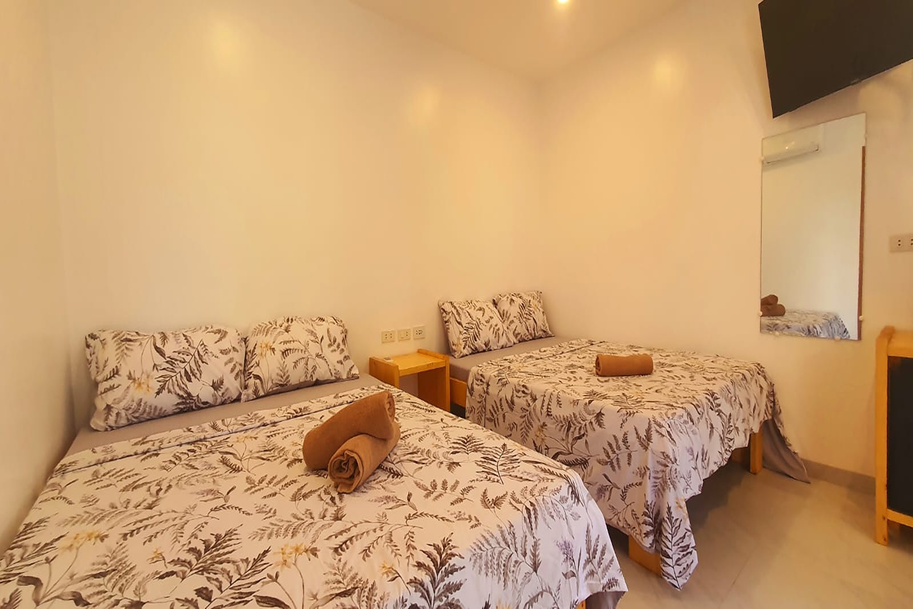 Bungalow Queen Size Bed