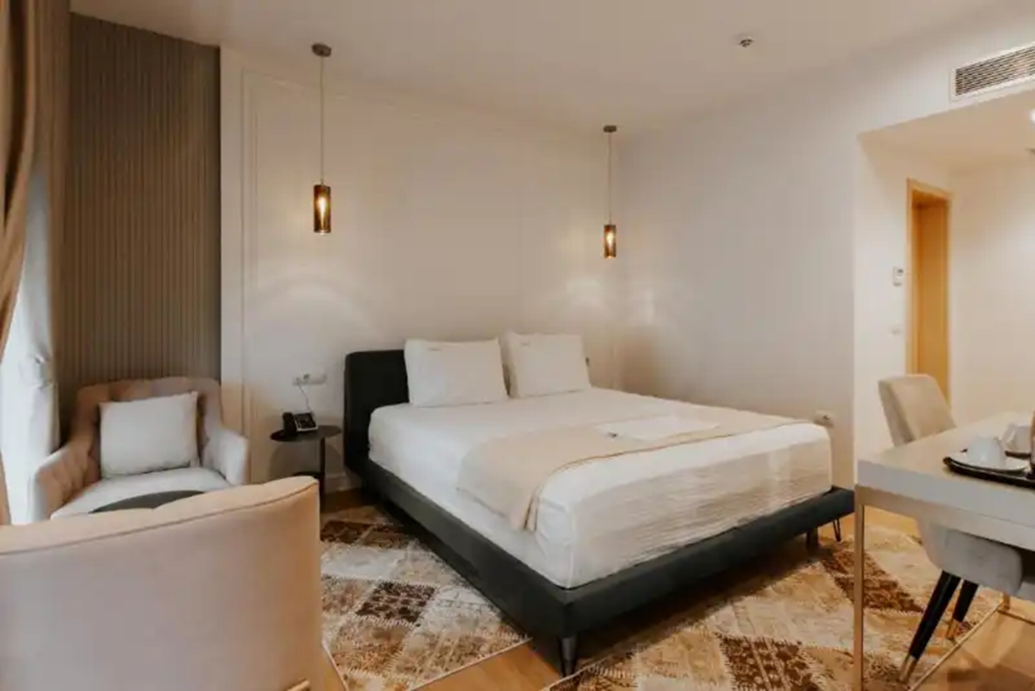 Double Deluxe King Bed