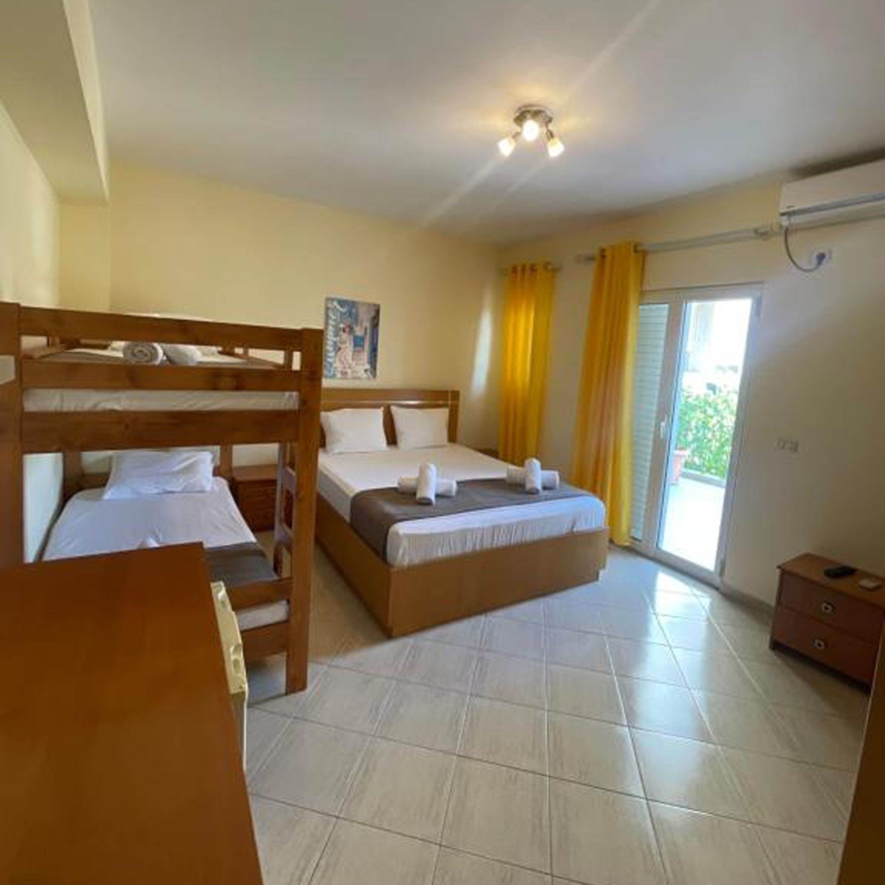 Quadruple with Balcony with Views