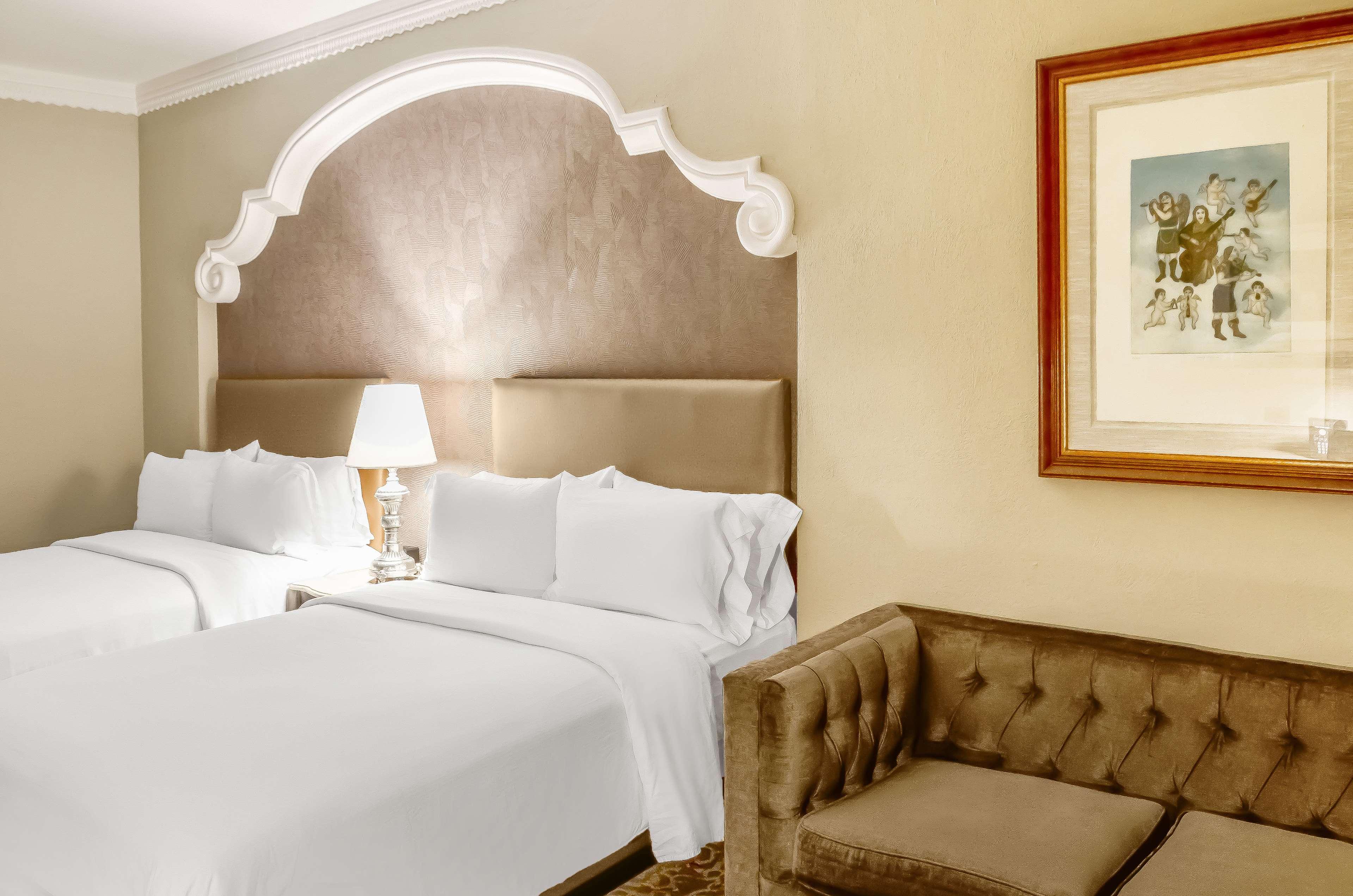 Double Deluxe King Bed