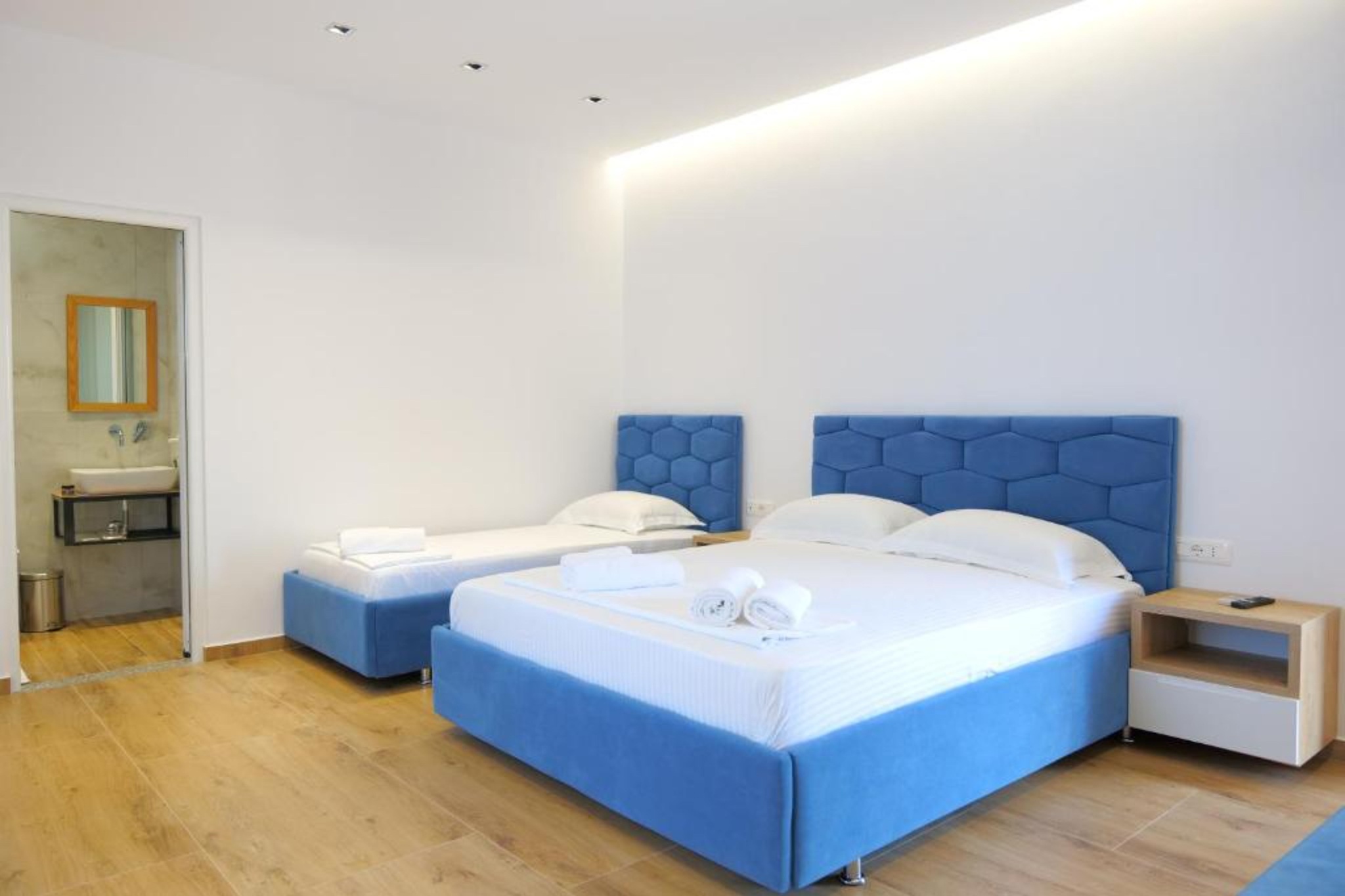 Quadruple with Air Conditioning