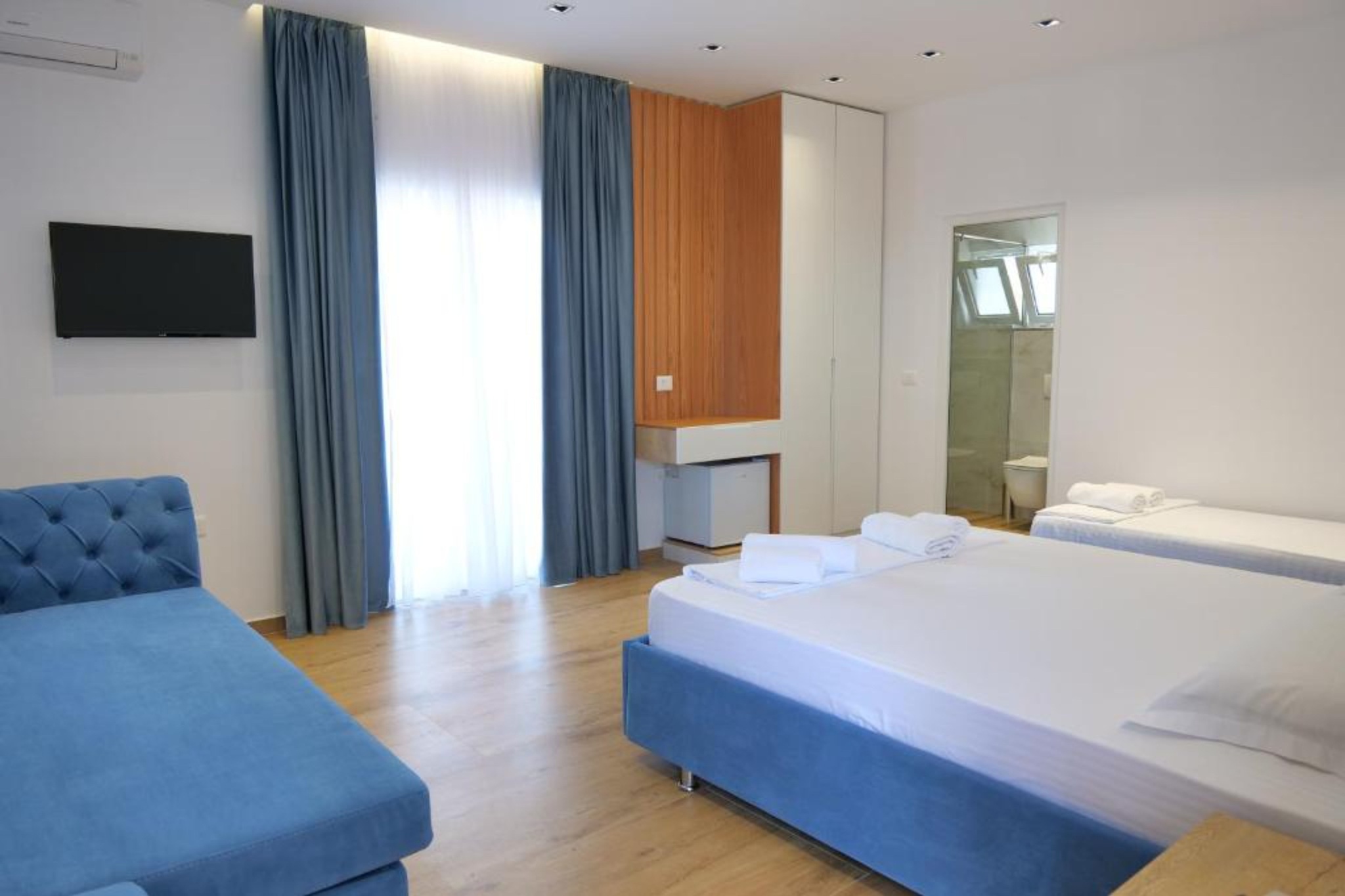 Quadruple with Air Conditioning