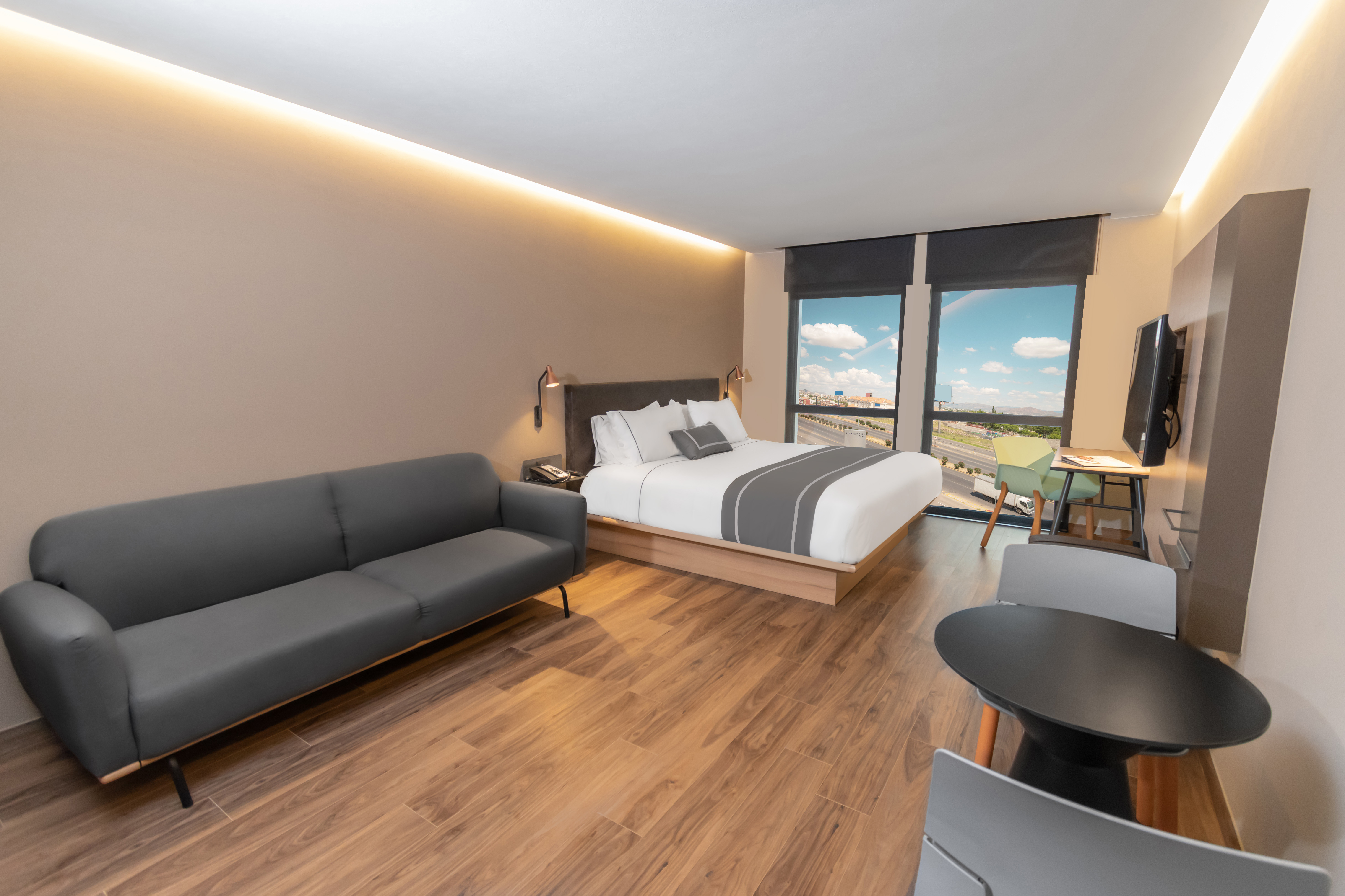 Junior Suite Deluxe King Bed