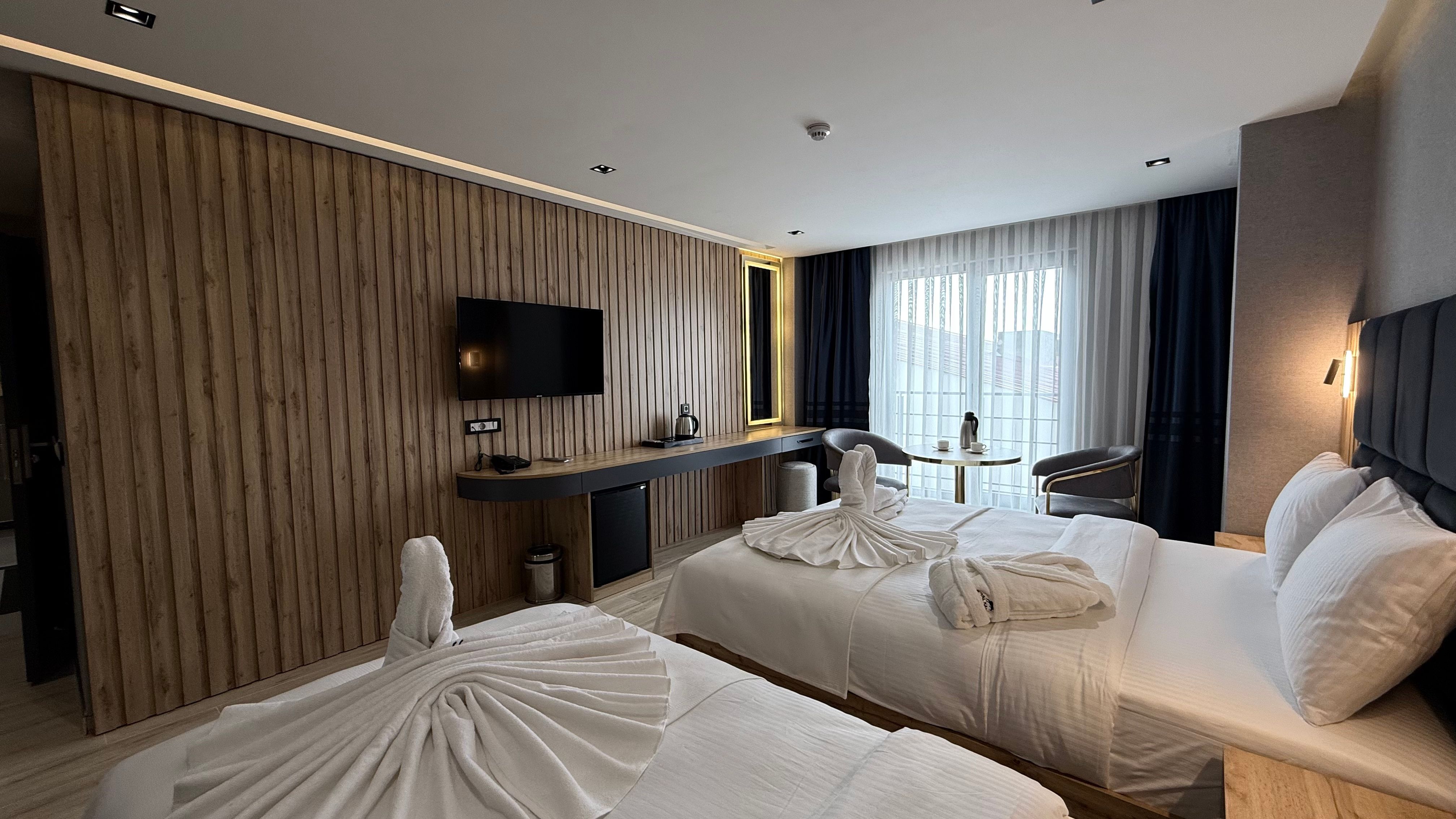 Double or Twin Deluxe Two Bedroom