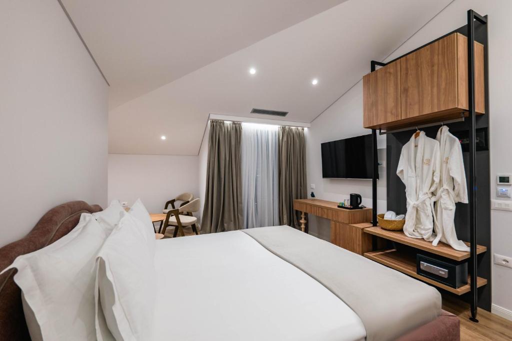 Suite Deluxe with Balcony