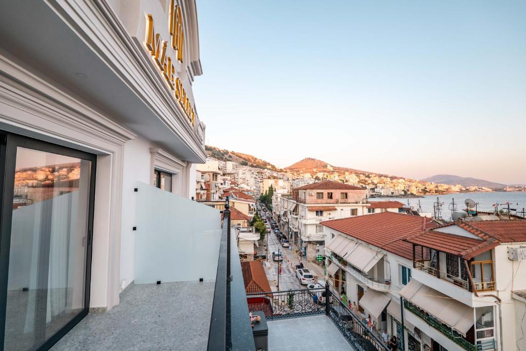 Suite Superior with Balcony