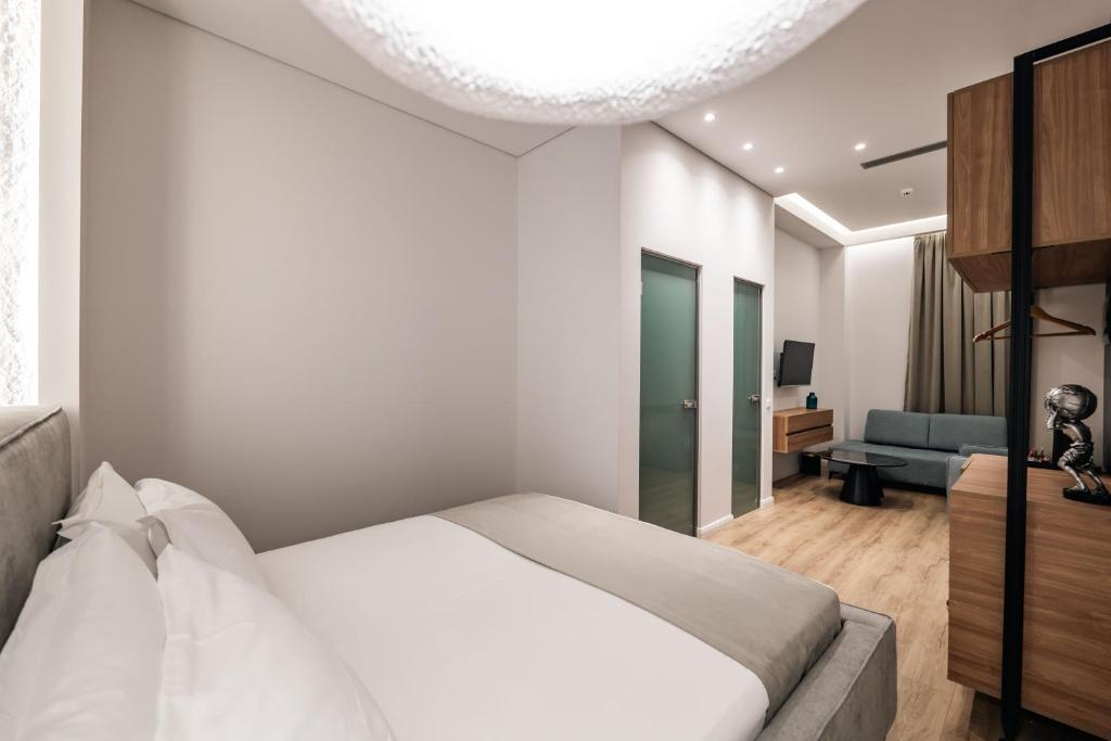 Family Room Three Beds