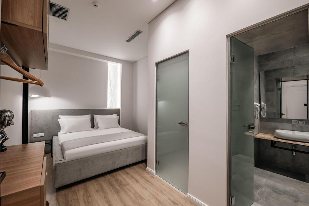 Family Room Three Beds