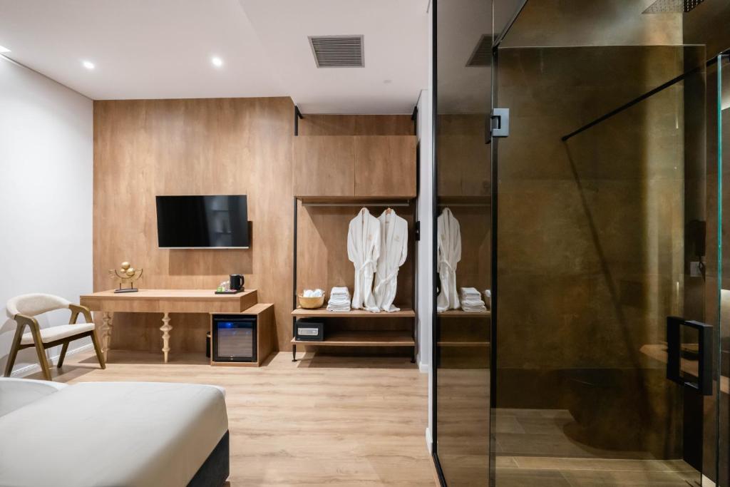 Double or Twin Deluxe