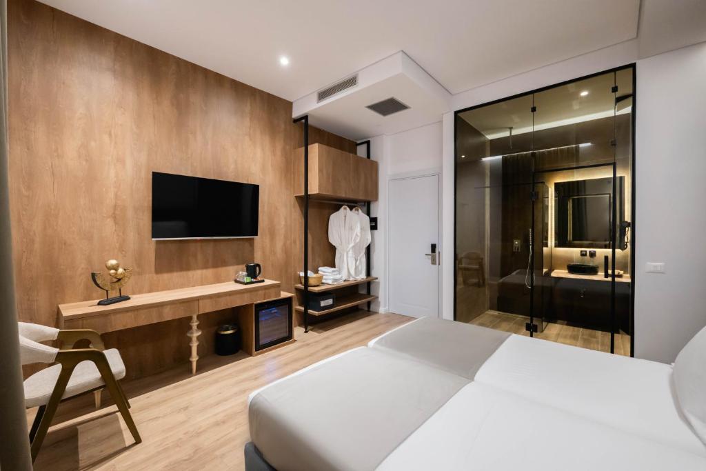 Double or Twin Deluxe