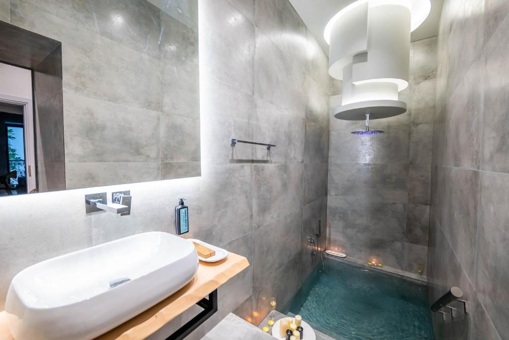 Family Room Three Beds