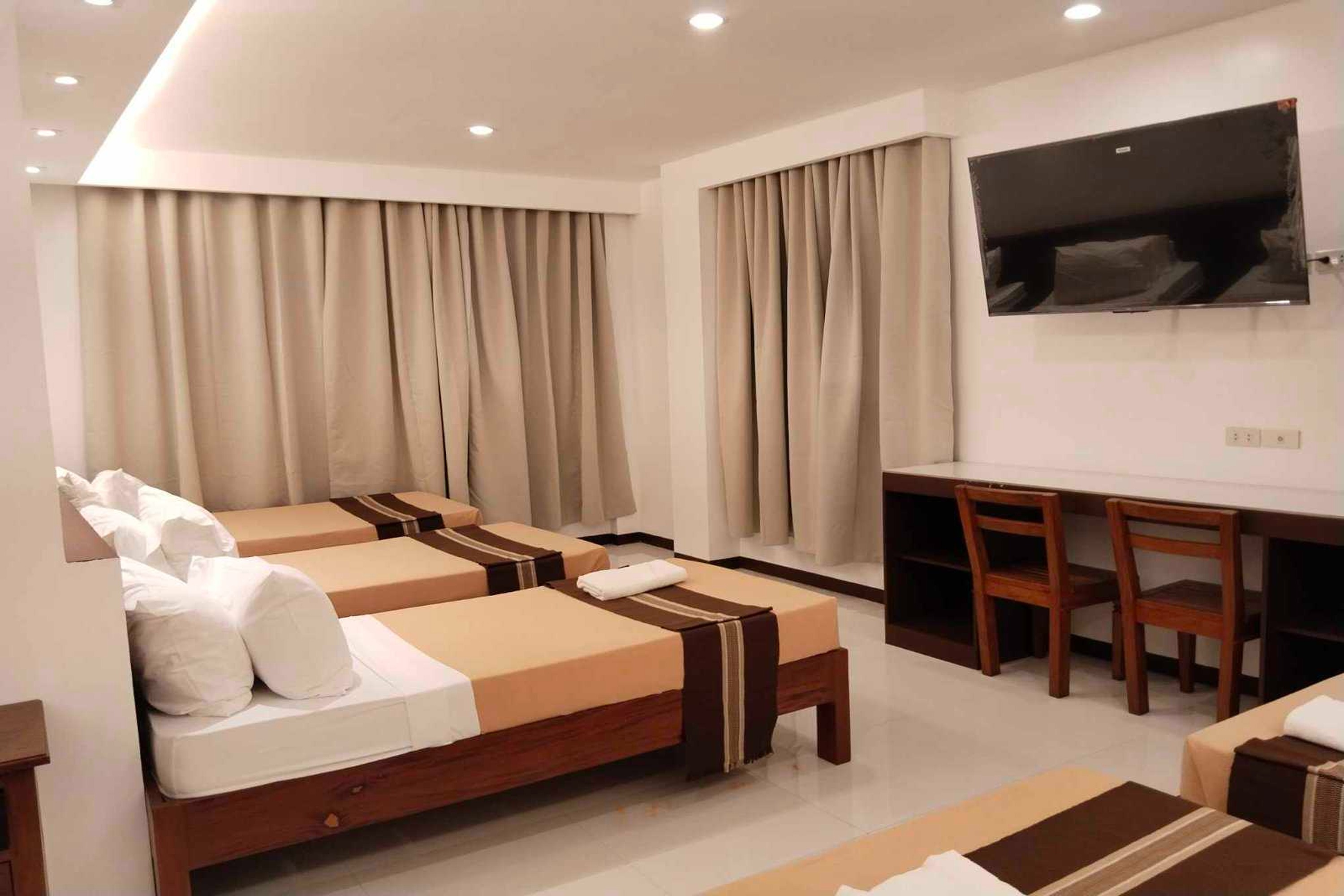 Family Room Capacity 8