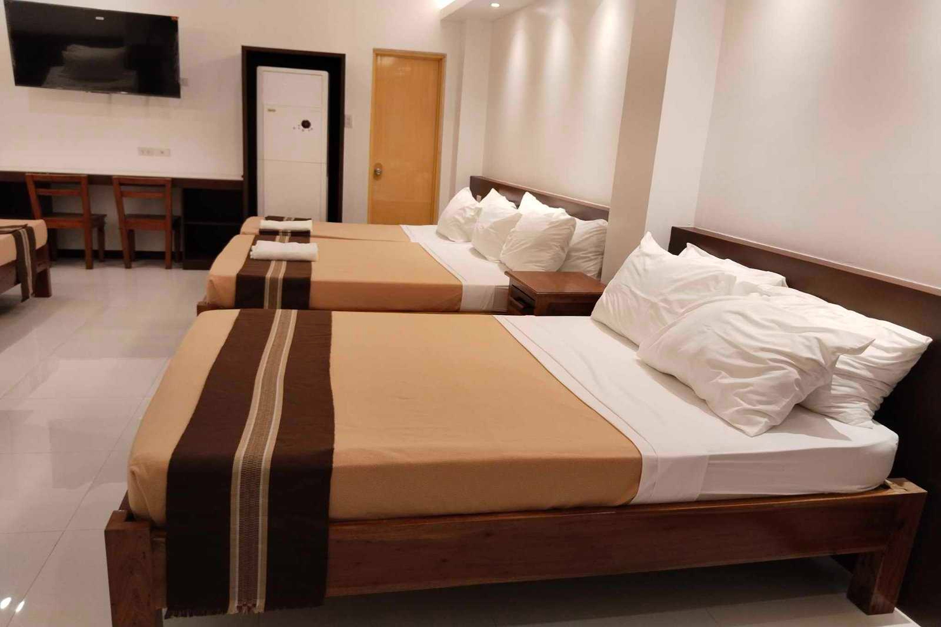 Family Room Capacity 8