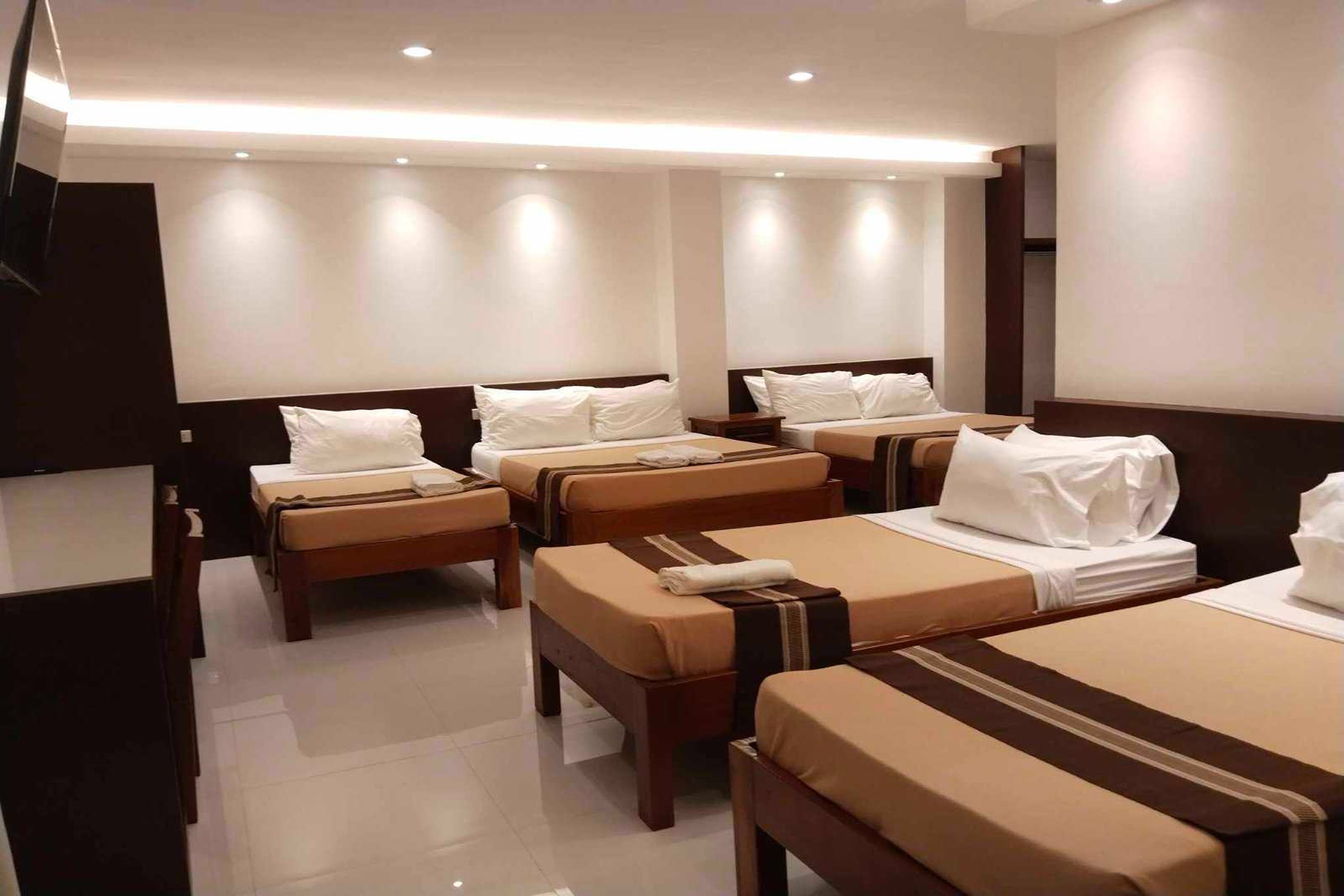 Family Room Capacity 8