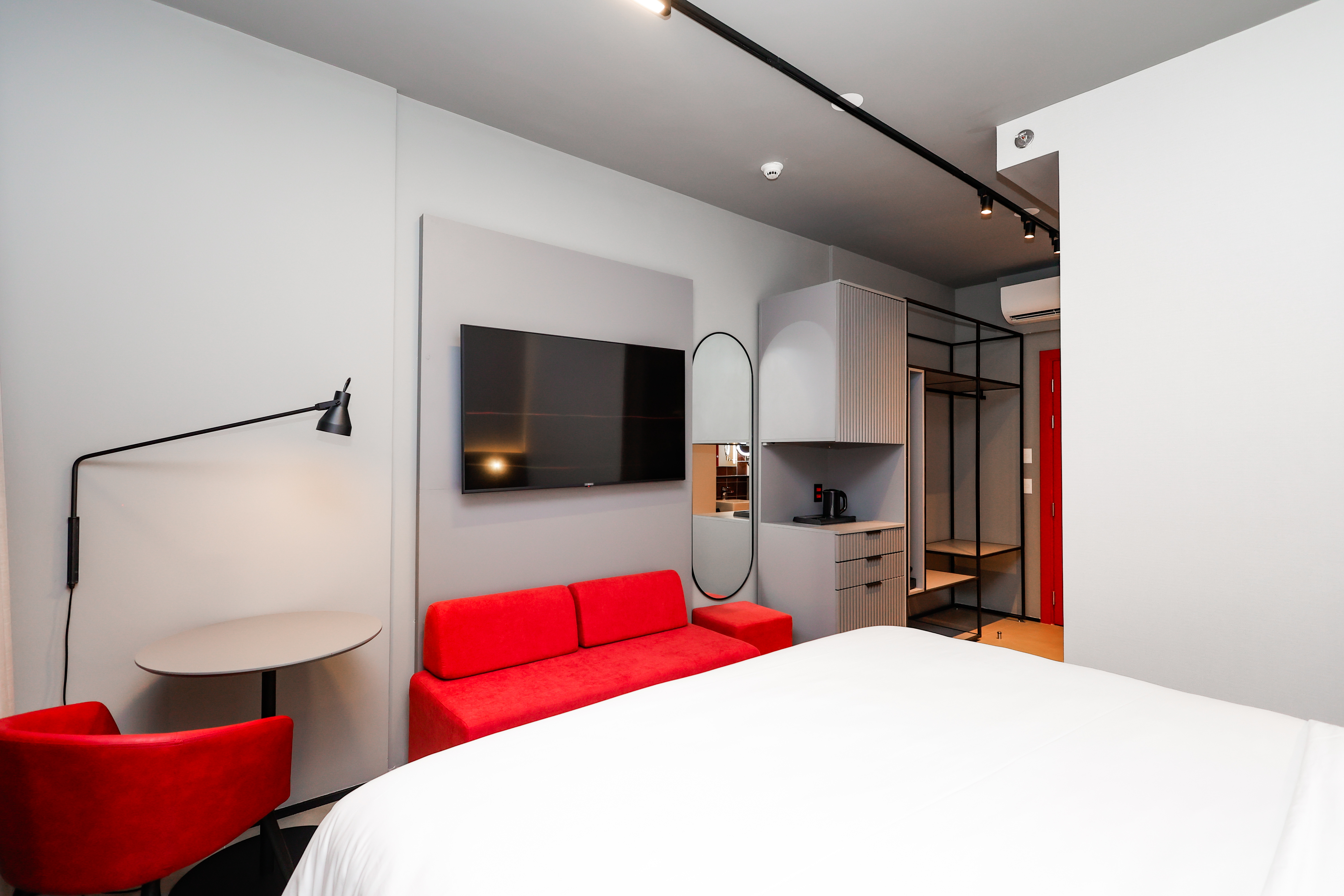 Studio King Size Bed