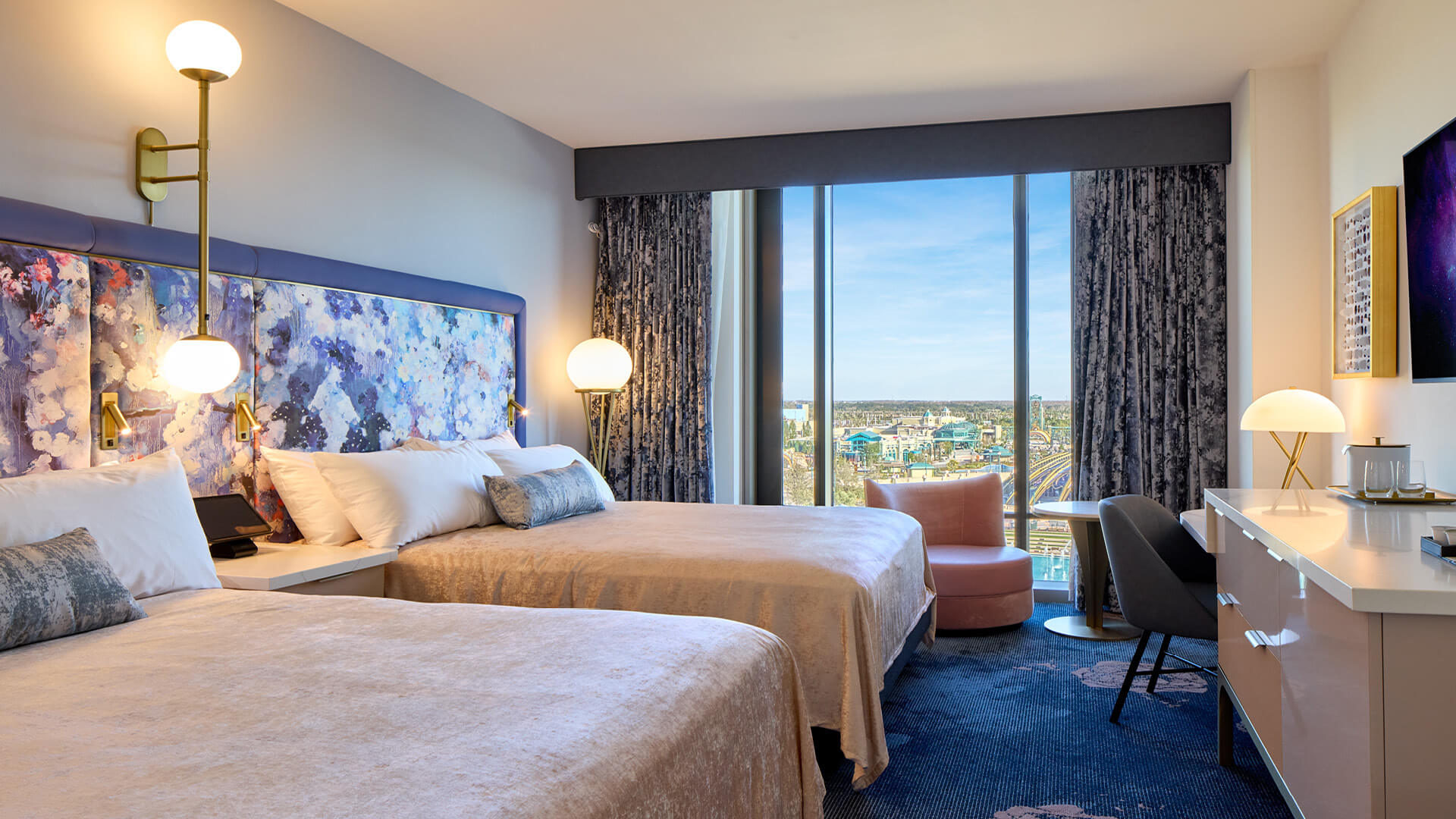 Room Club Two Queen Beds