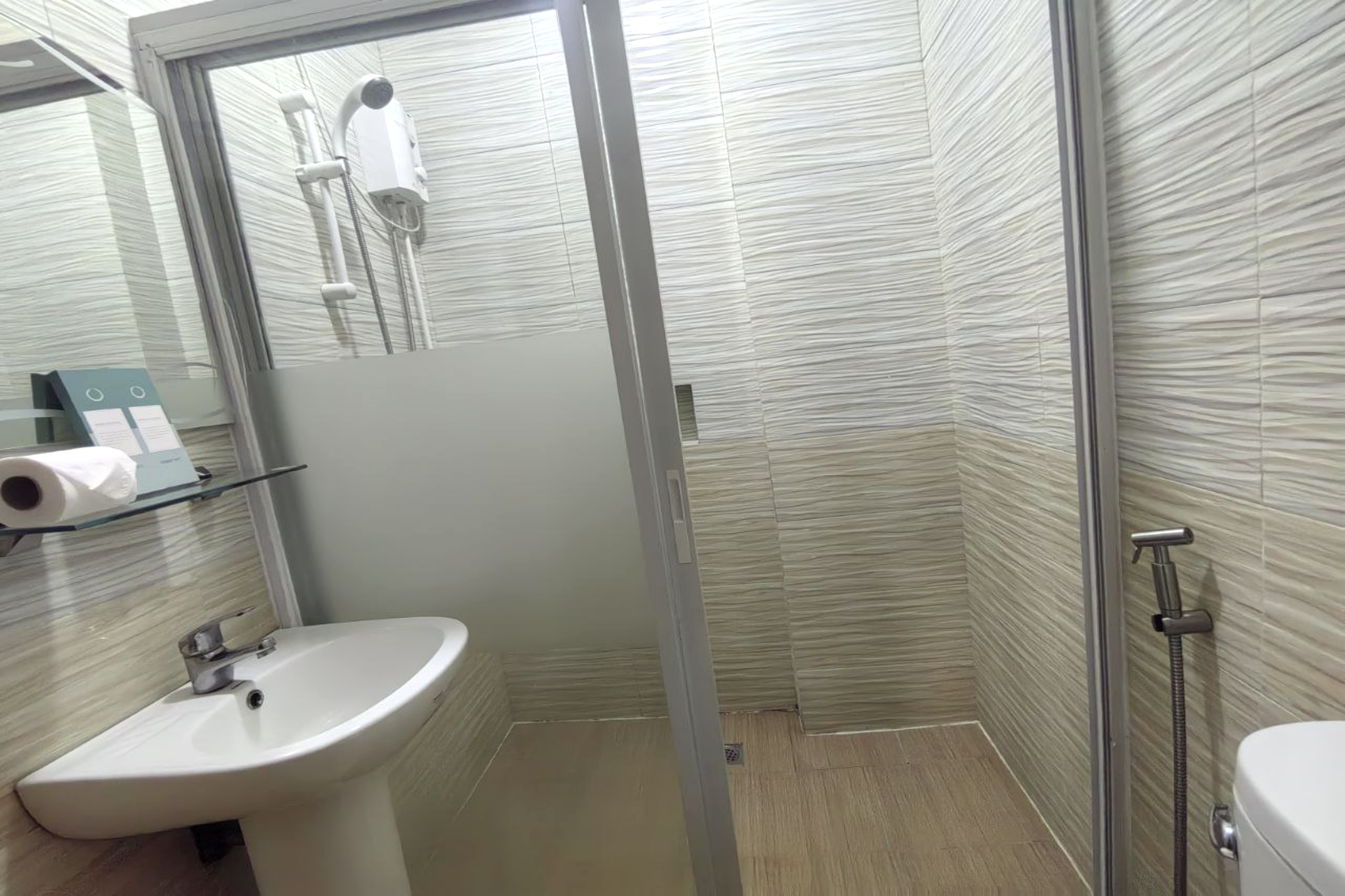 Triple Deluxe Queen Bed