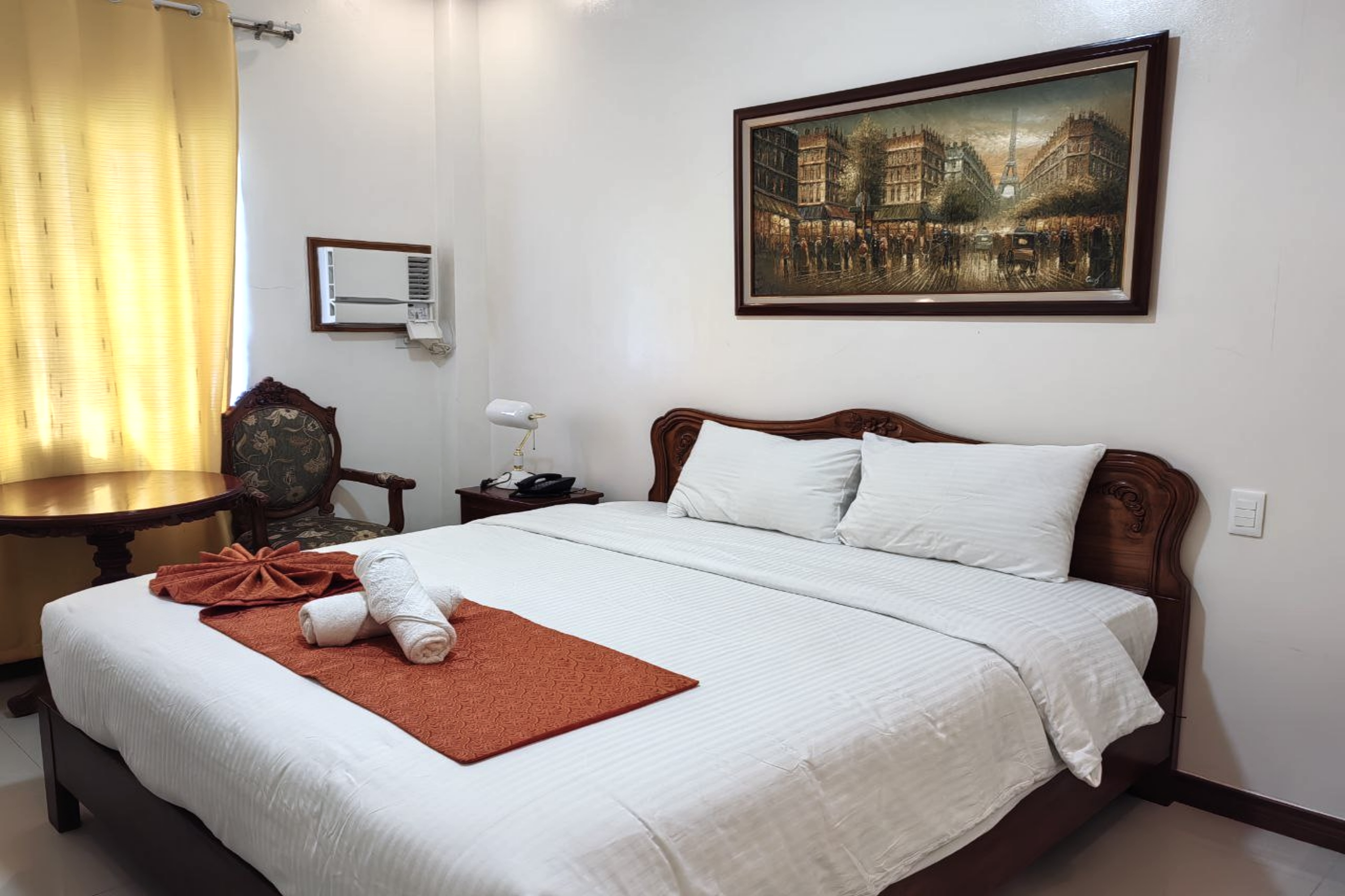 Triple Deluxe Queen Bed