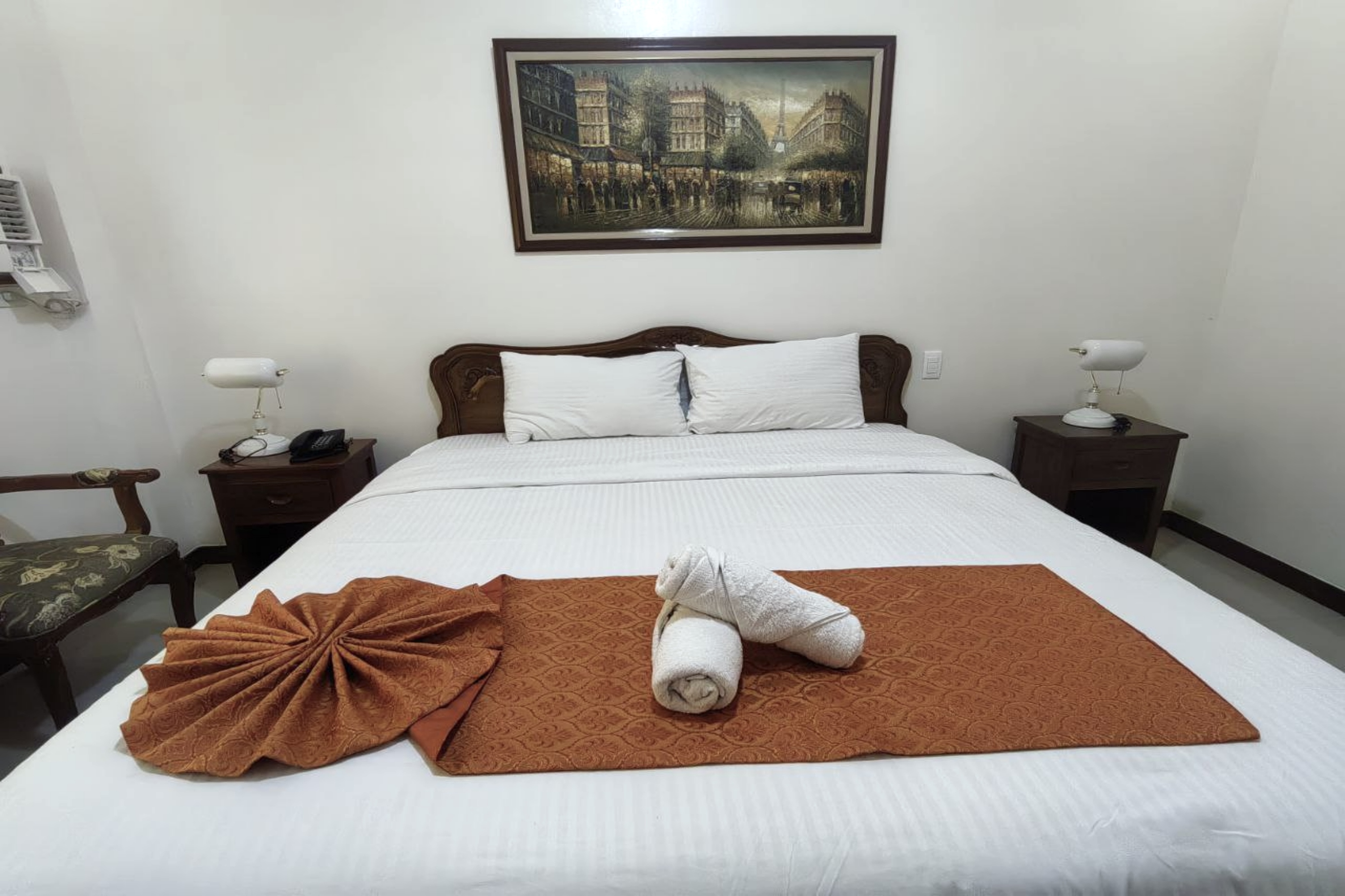 Triple Deluxe Queen Bed