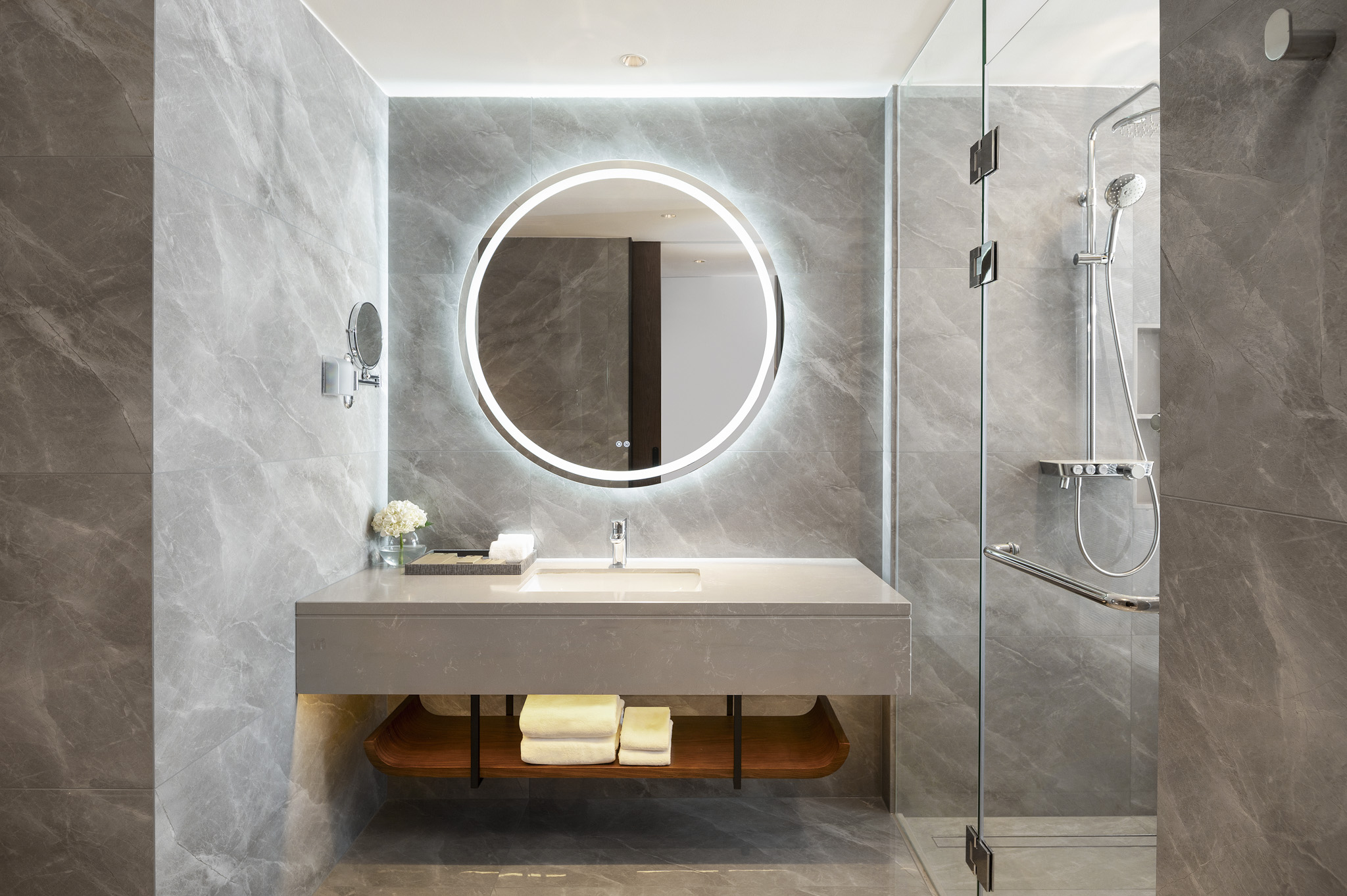 Twin Deluxe City View