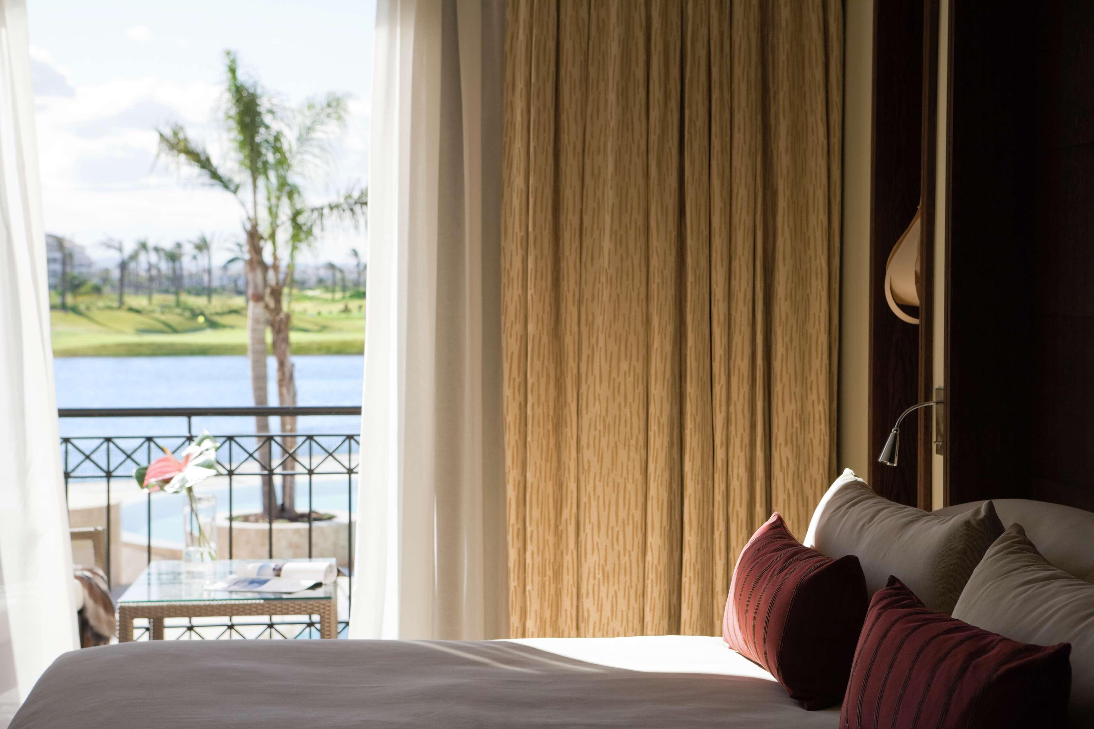 Double Deluxe Queen Bed