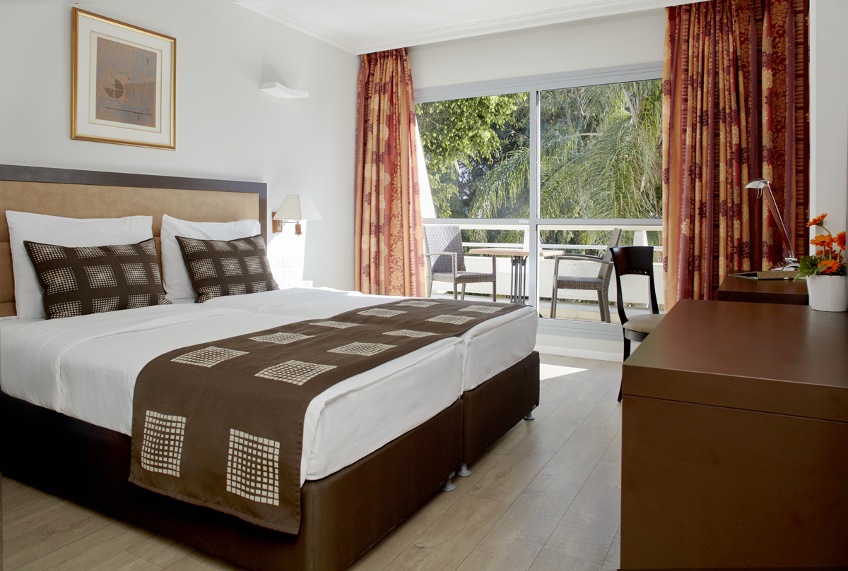 Double or Twin Standard