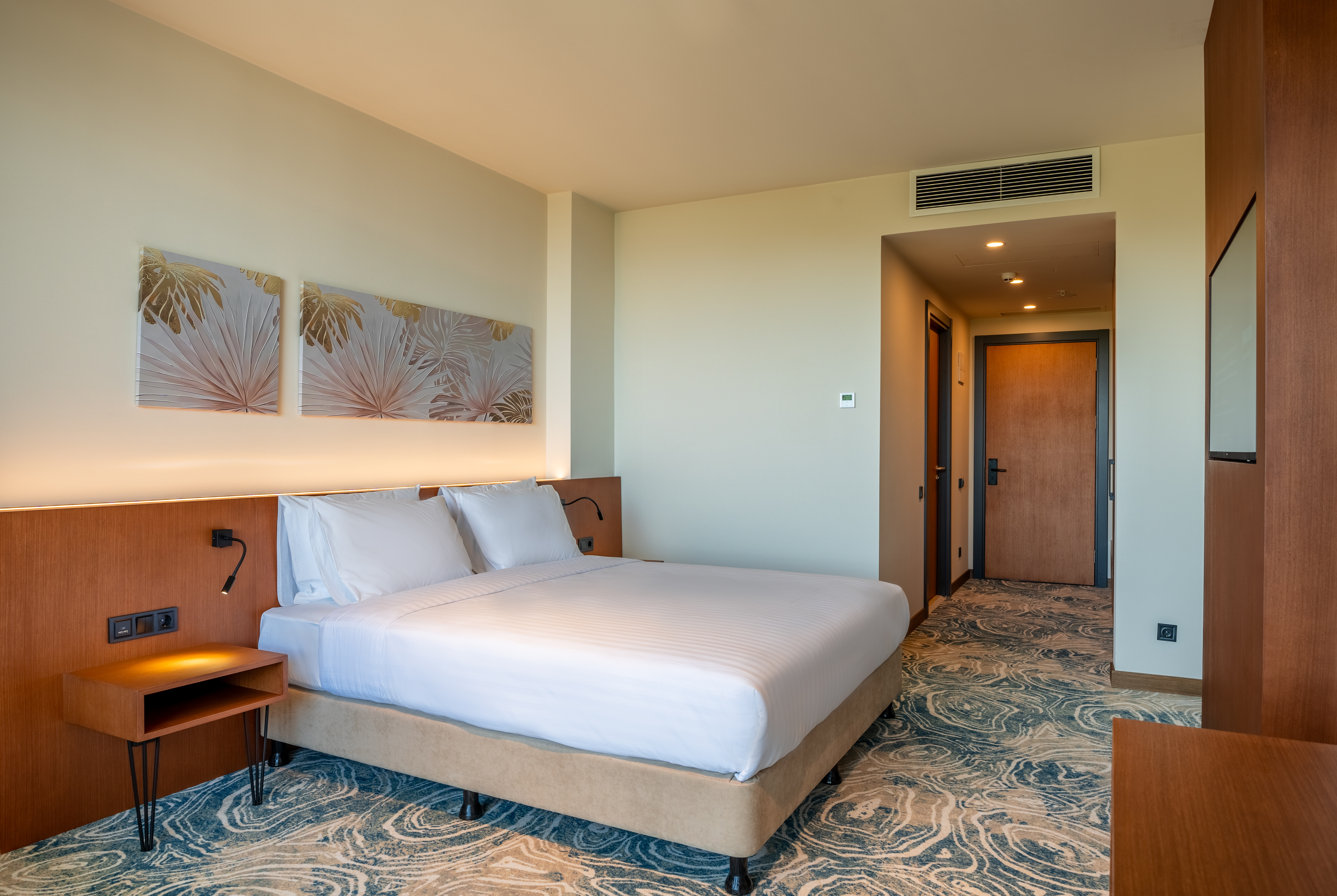 Double Deluxe One Bed