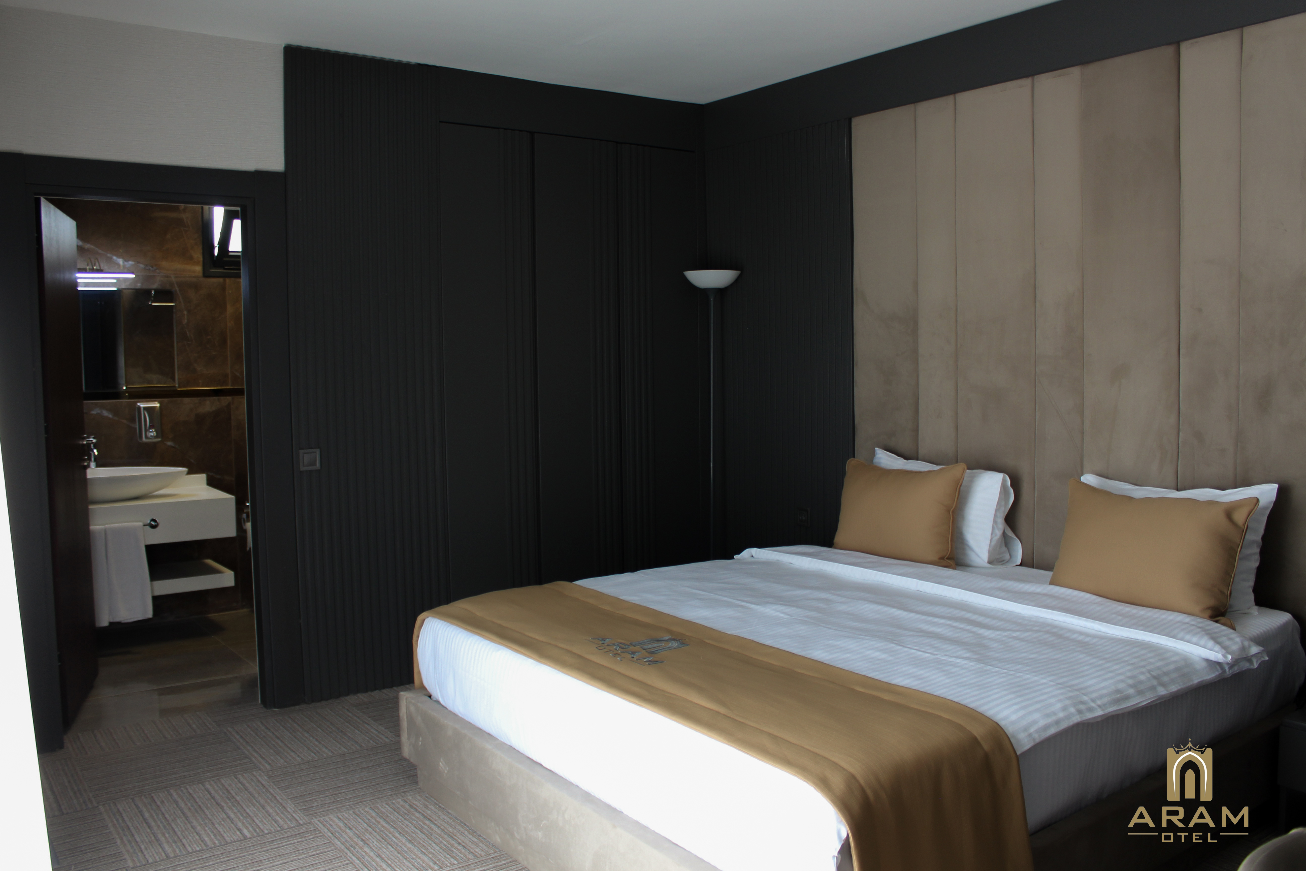 Double Deluxe King Bed