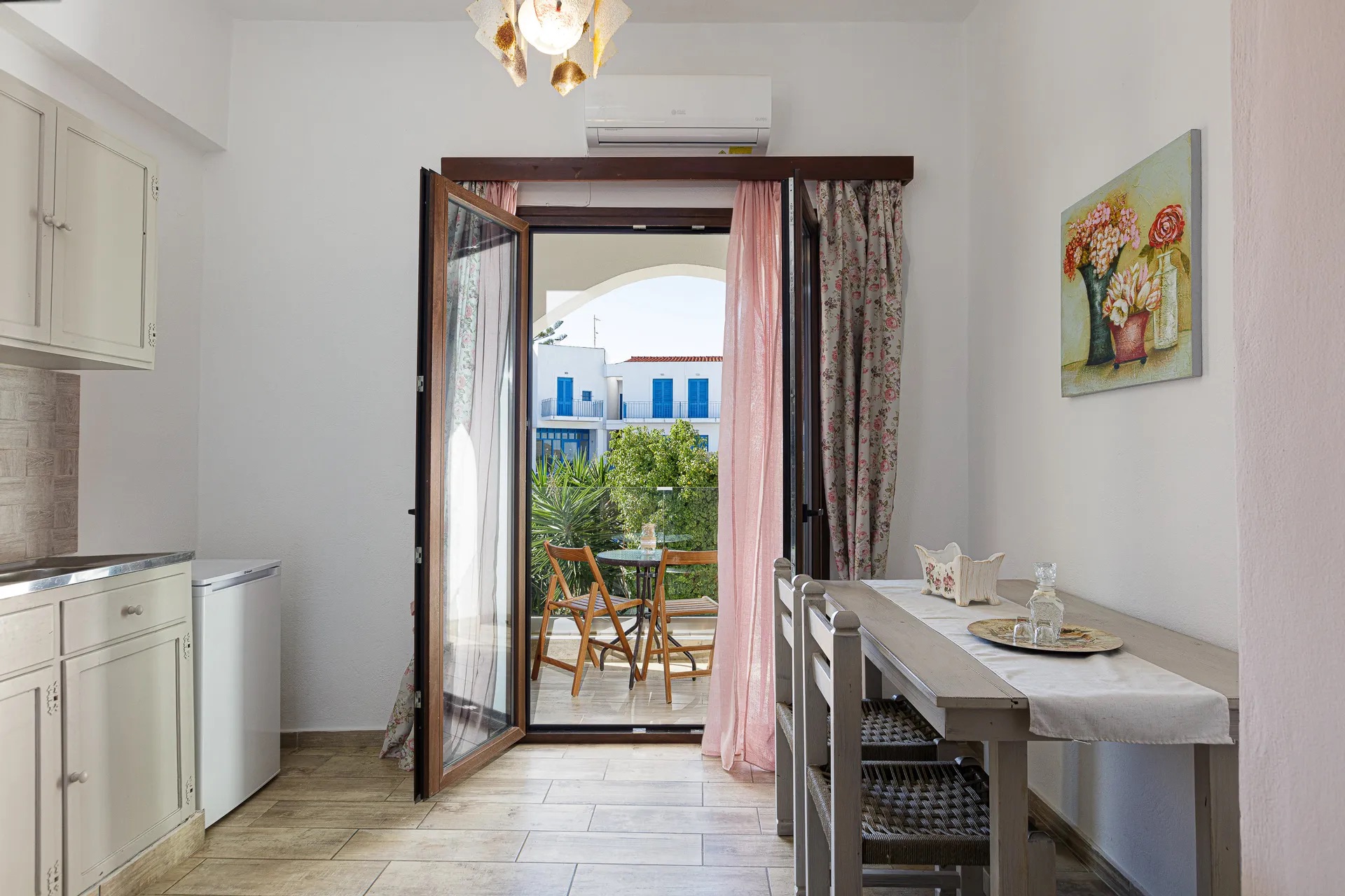 Studio Side Sea View