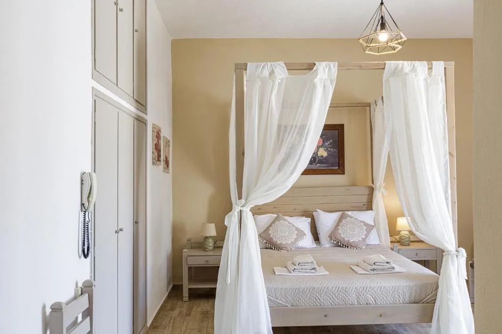 Studio Side Sea View