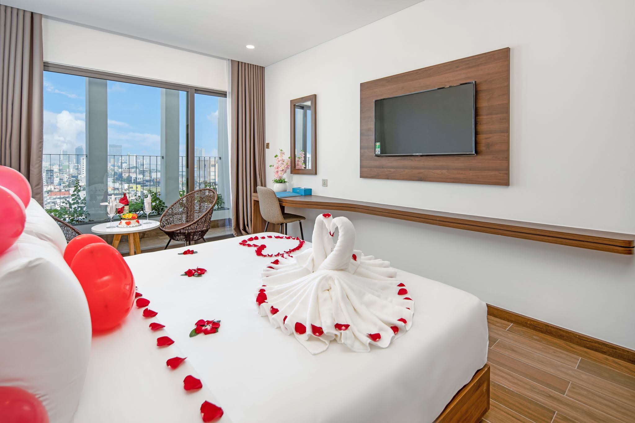 Suite King Bed One Bedroom 