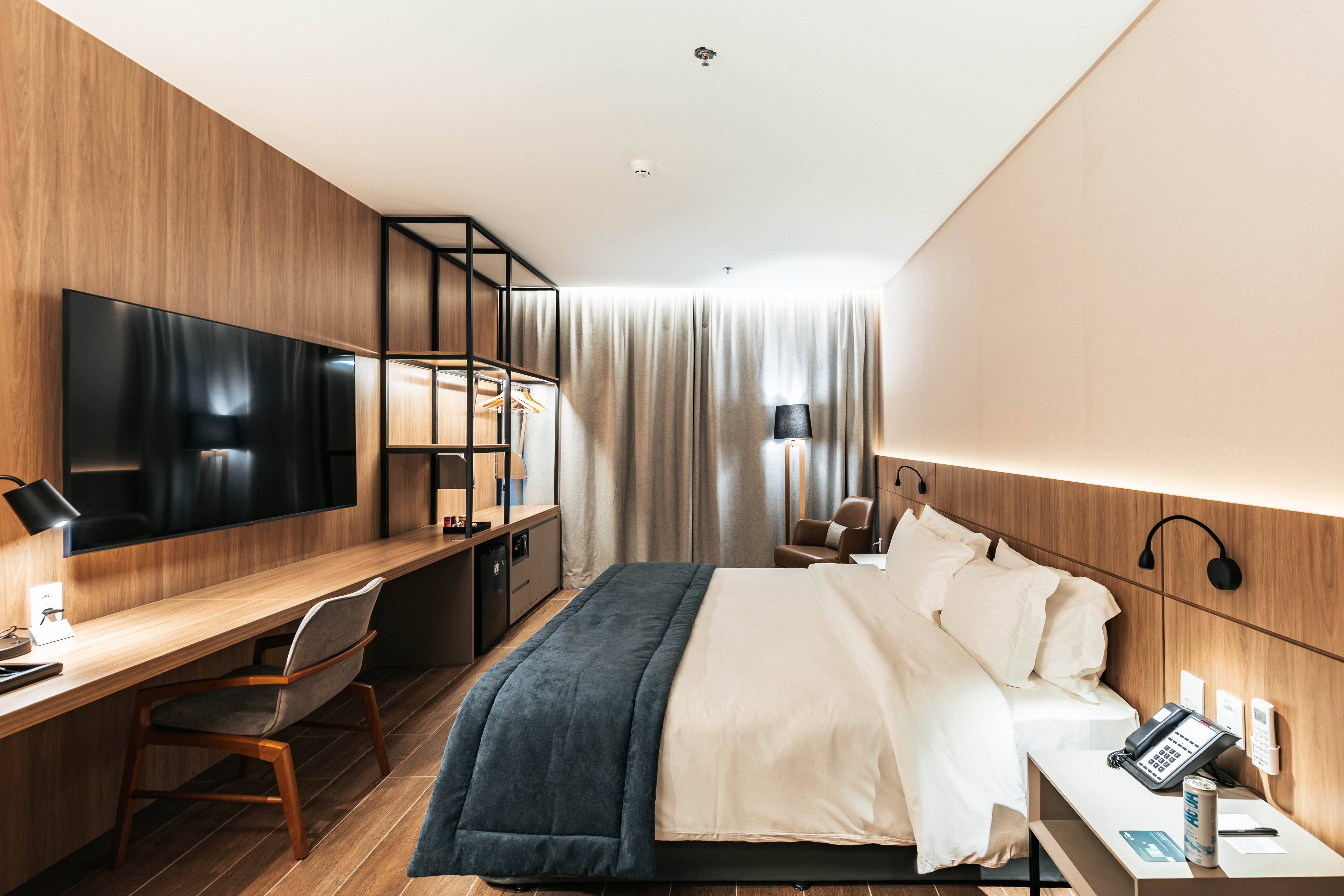 Single Accessible King Size Bed