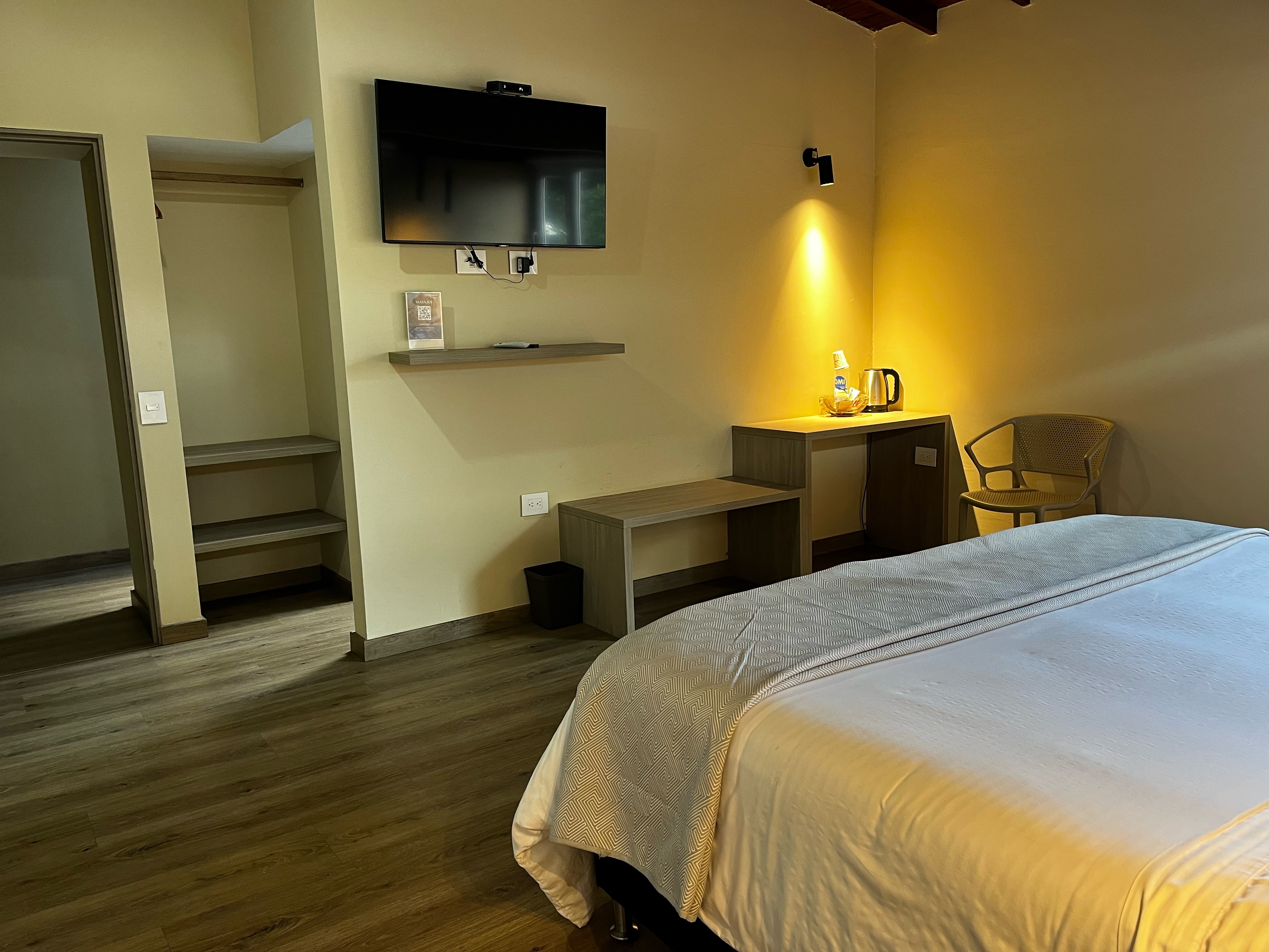 Double Deluxe King Bed