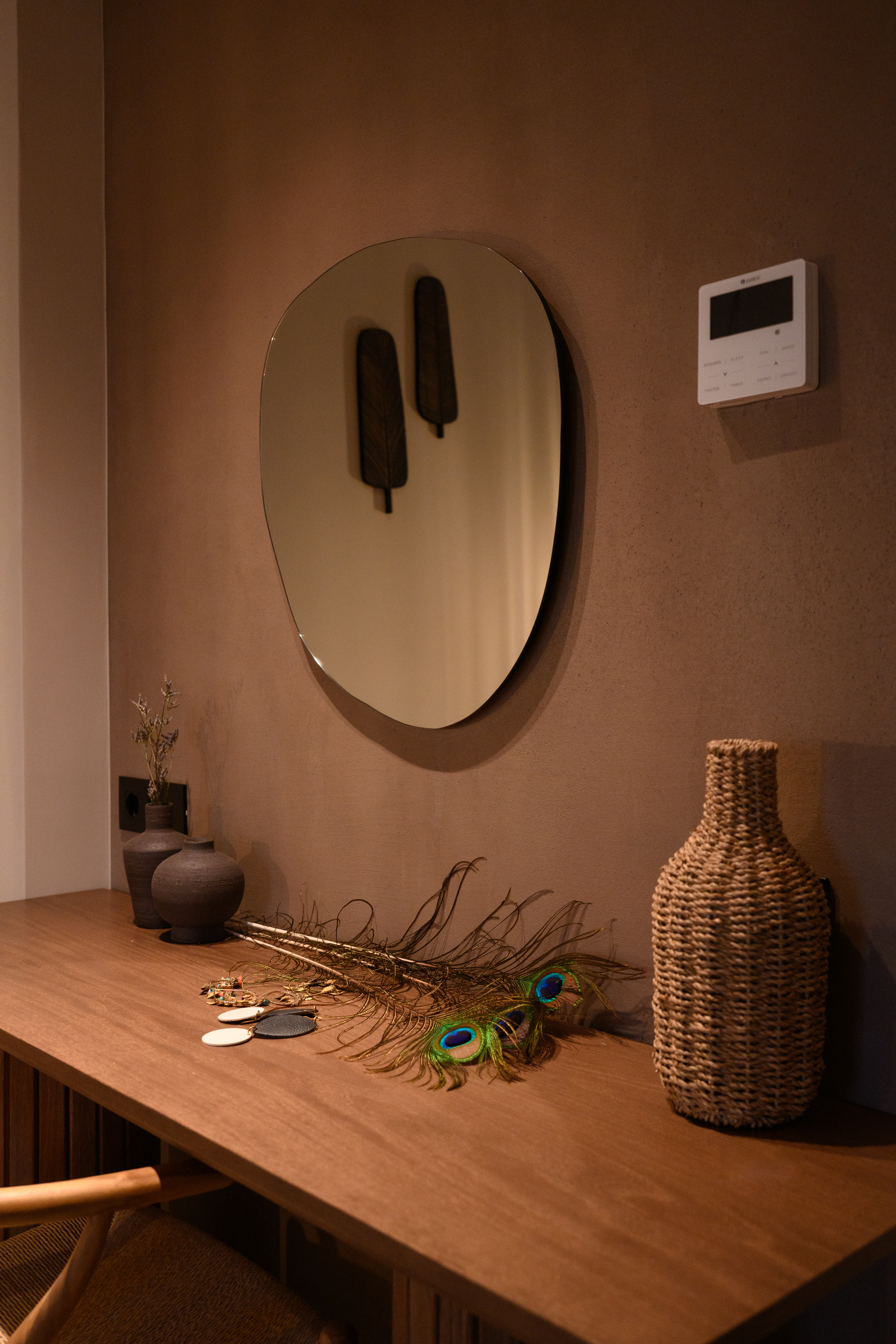 Junior Suite Pool View King Bed