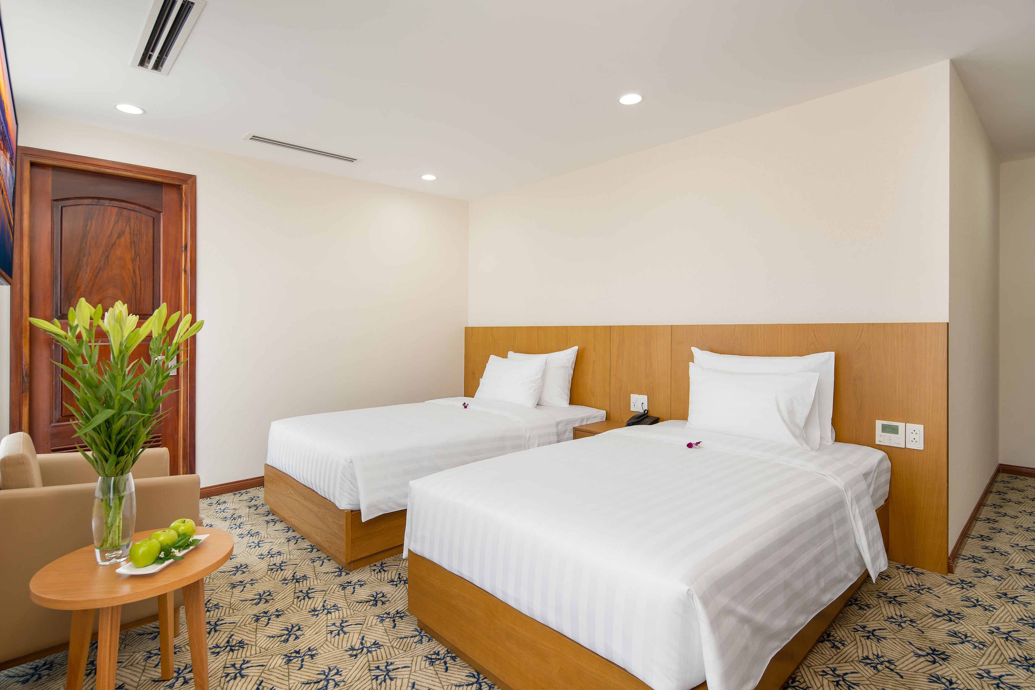 Twin Superior with Views