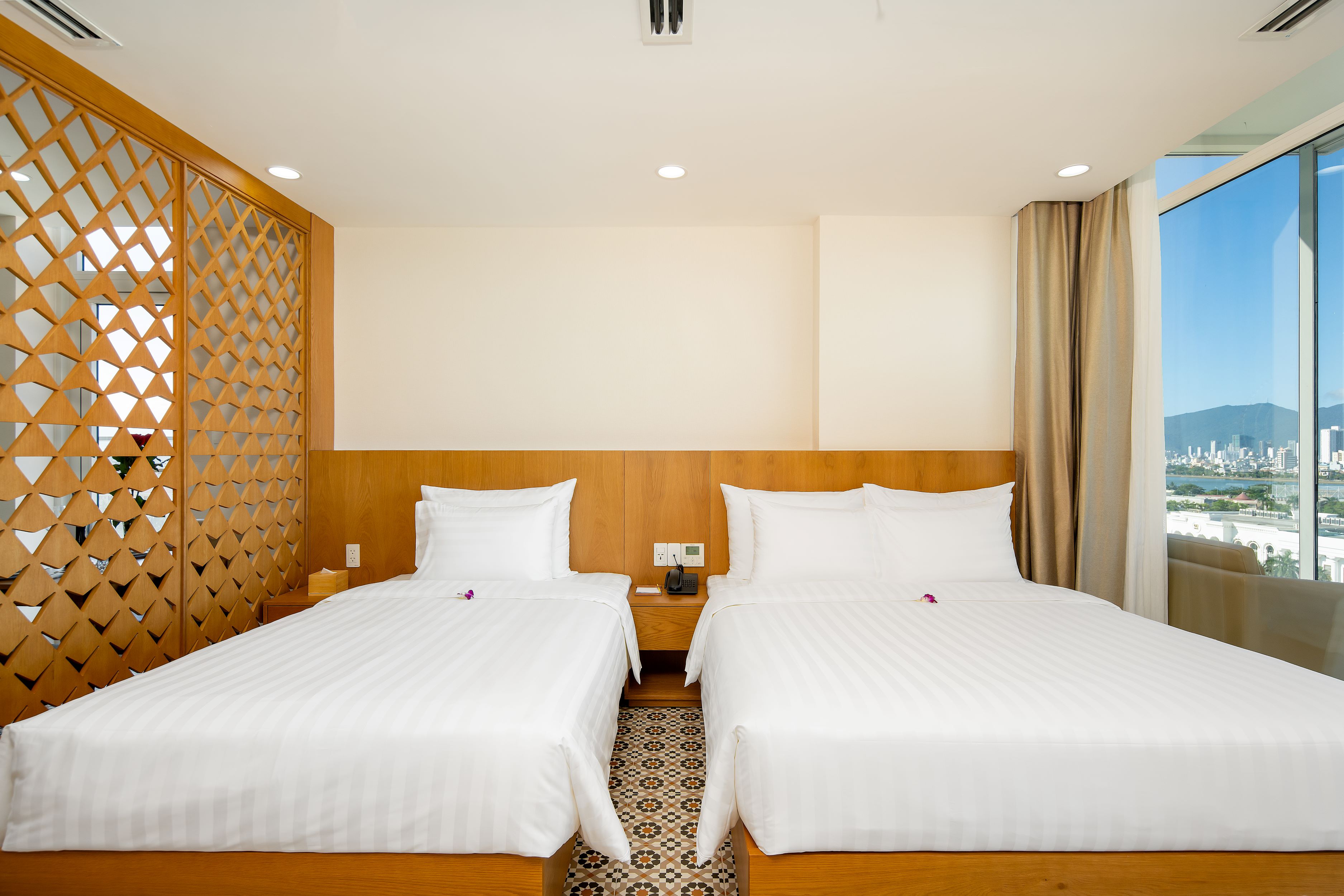 Triple with Balcony with Views