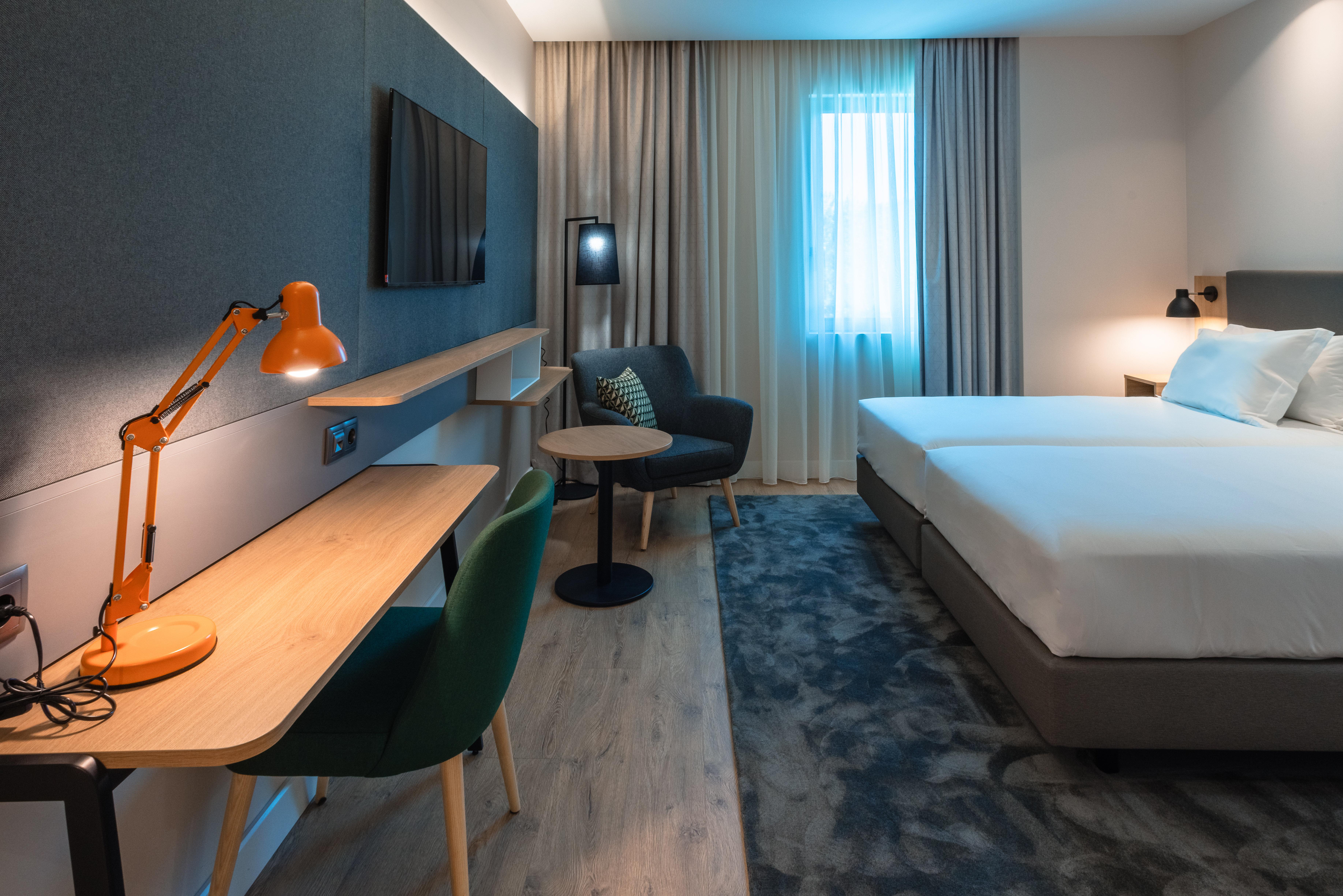 Double Queen Size Bed